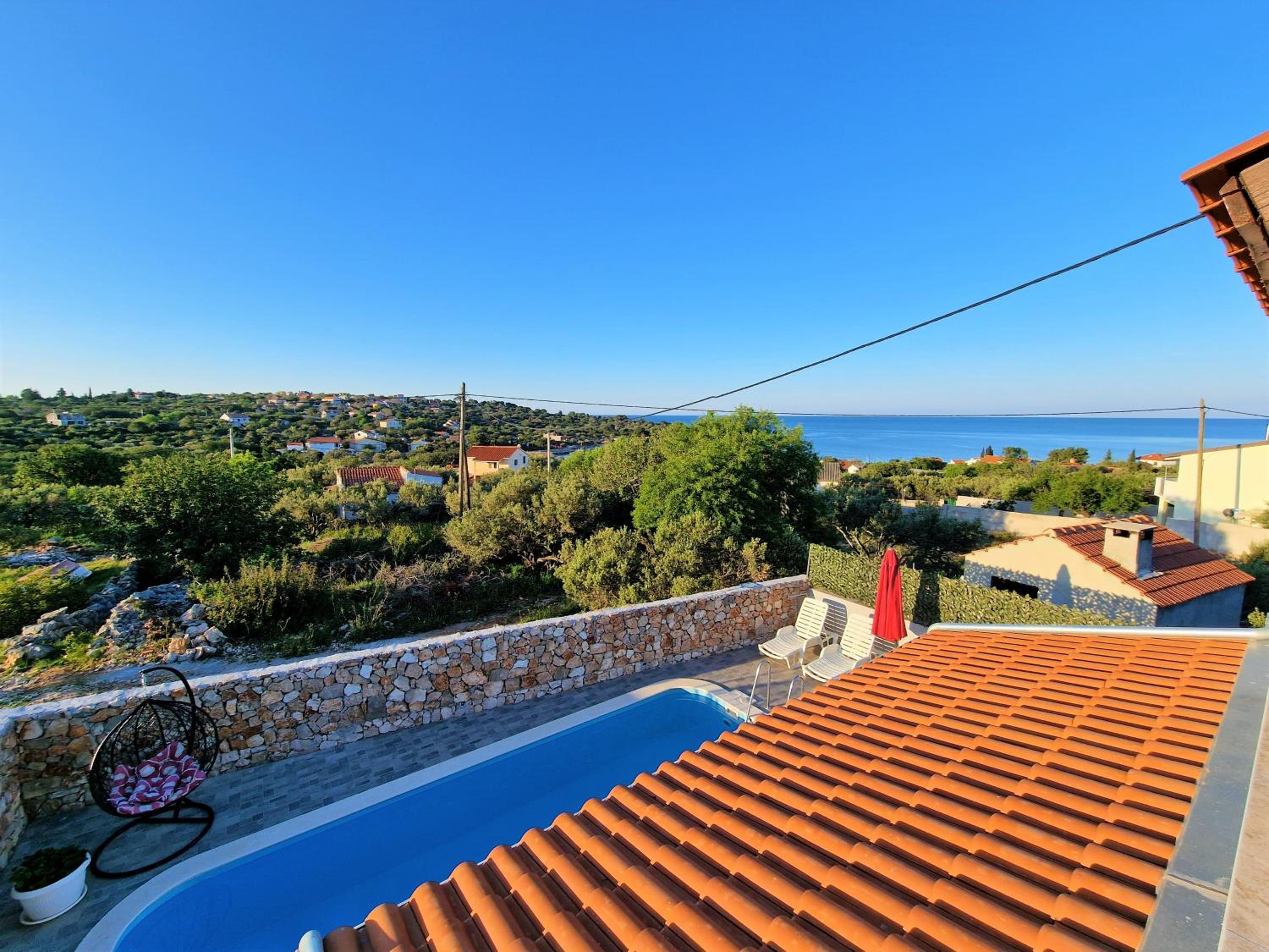 Anas lagoon holiday house with pool at azure beach