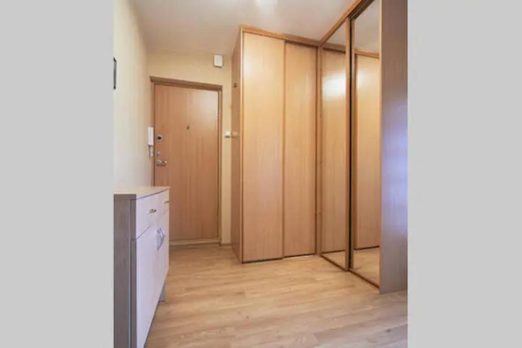 Cozy private room in a three room apartment Free parking Feel like at home