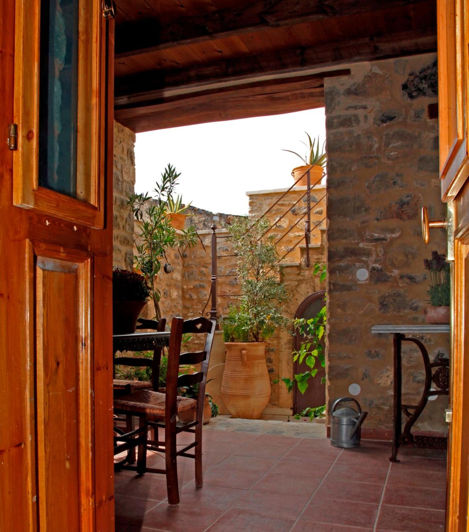 PERSEPHONE ART COUNTRY HOUSE photo 4