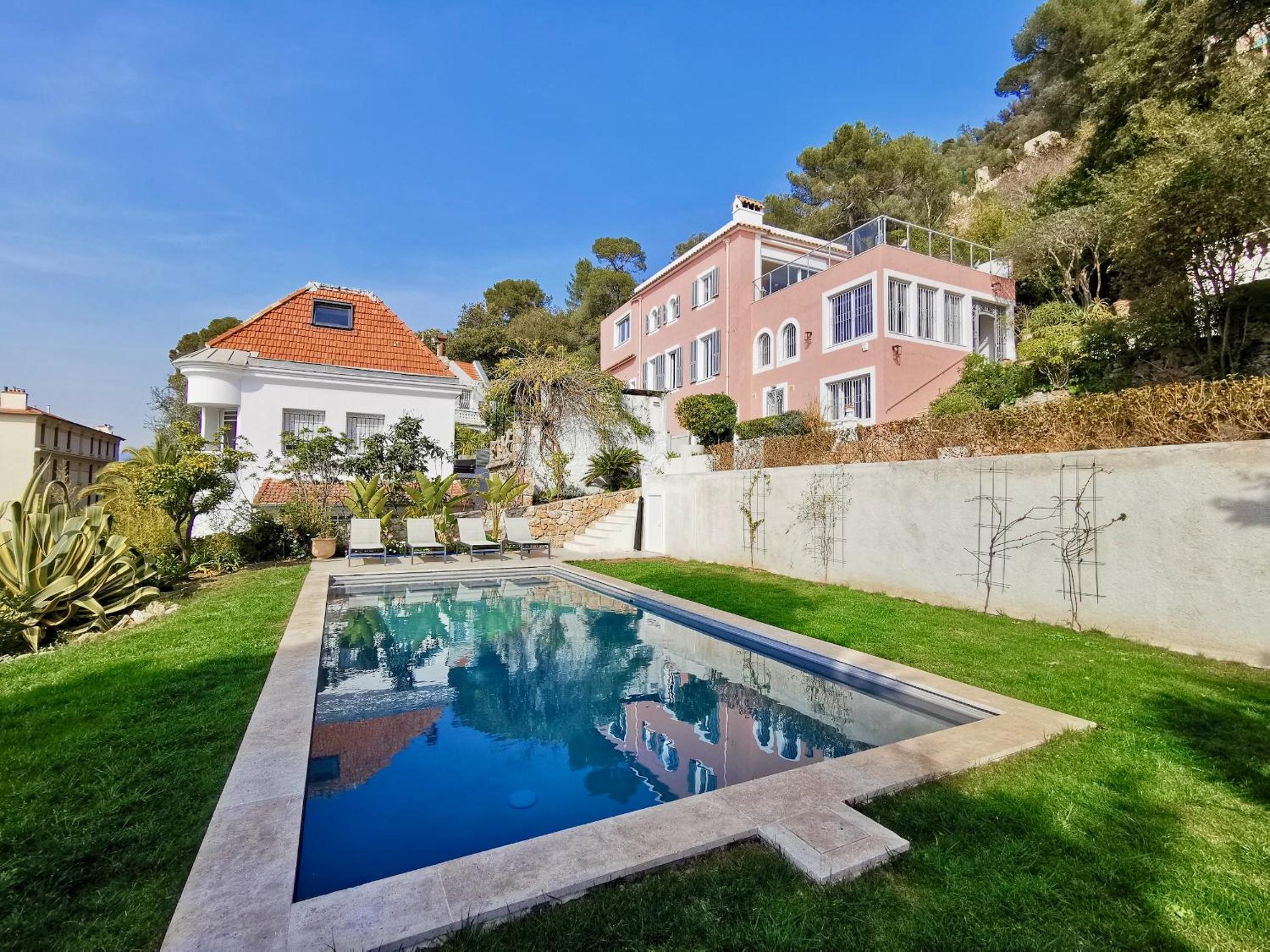 Le Mas rose by Booking Guys photo 3