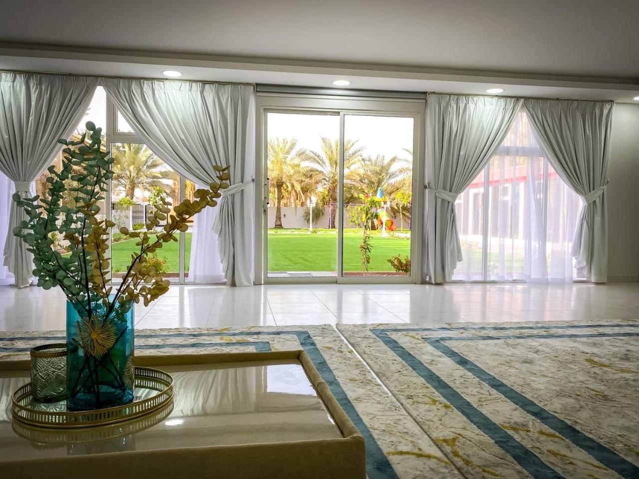 Palm Escape Farmhouse - By Seven Elements