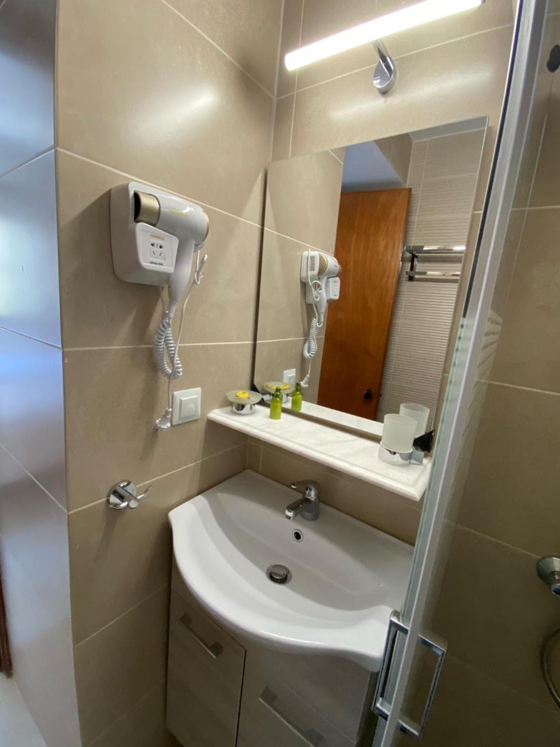 Photo 34