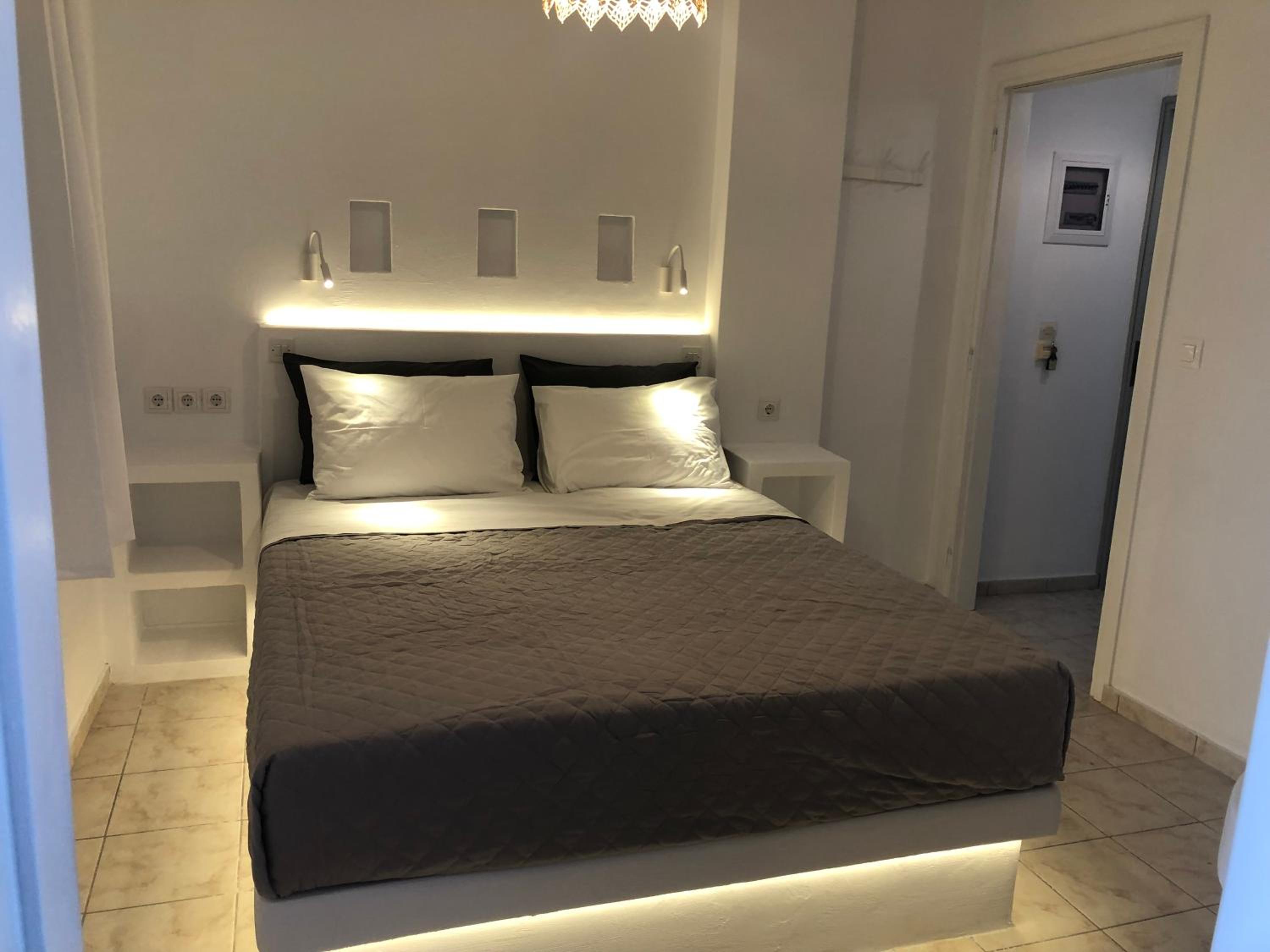 Noe Rooms