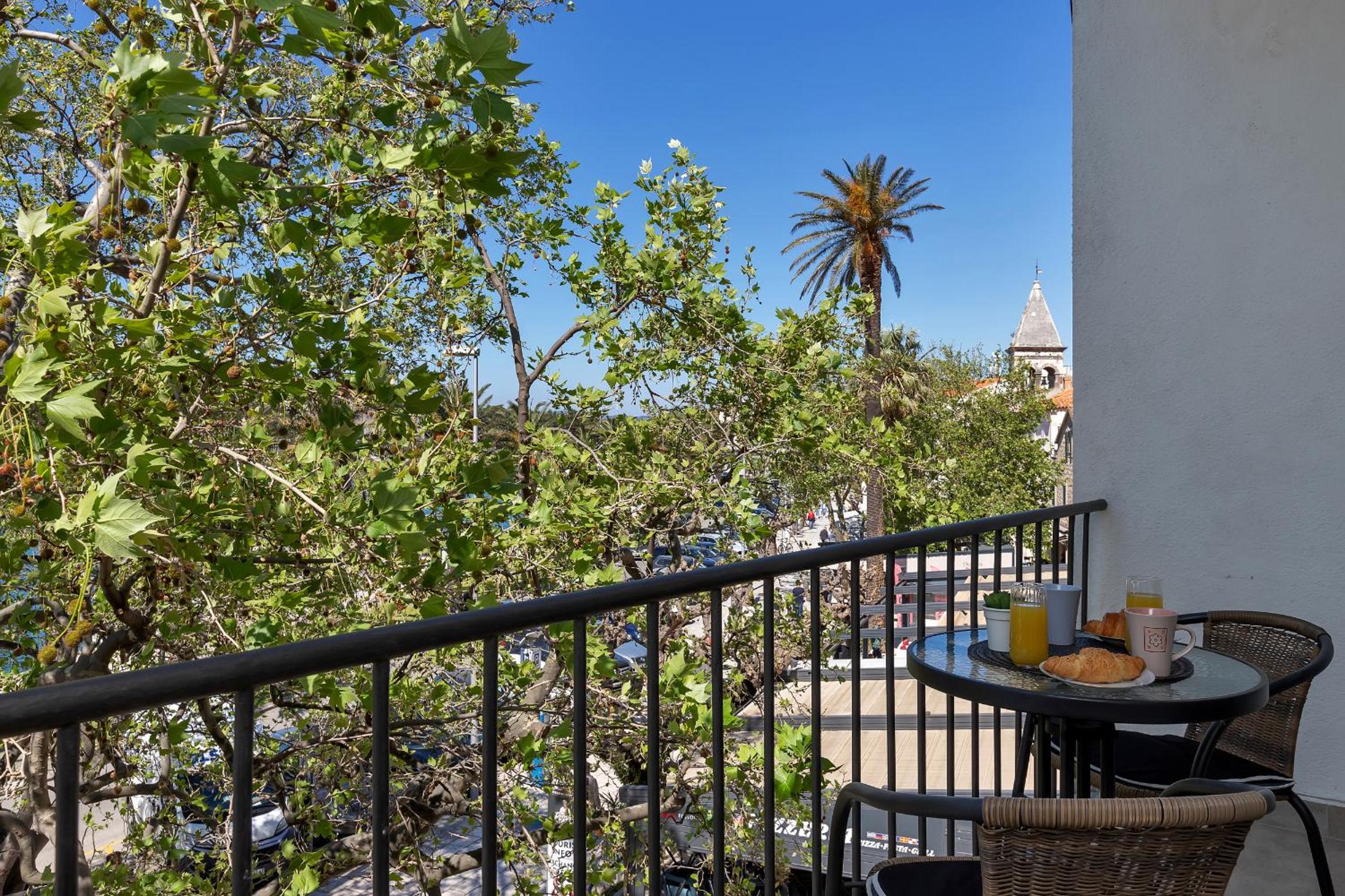 Apartment Riva view 3