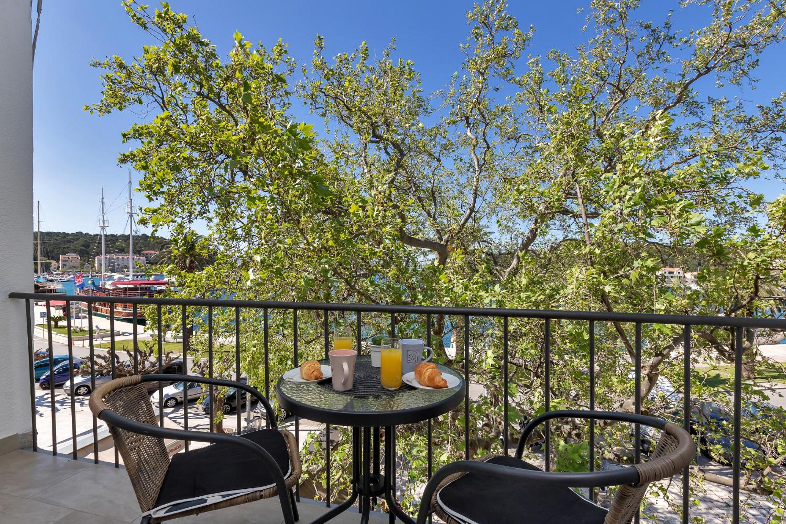 Apartment Riva view 2