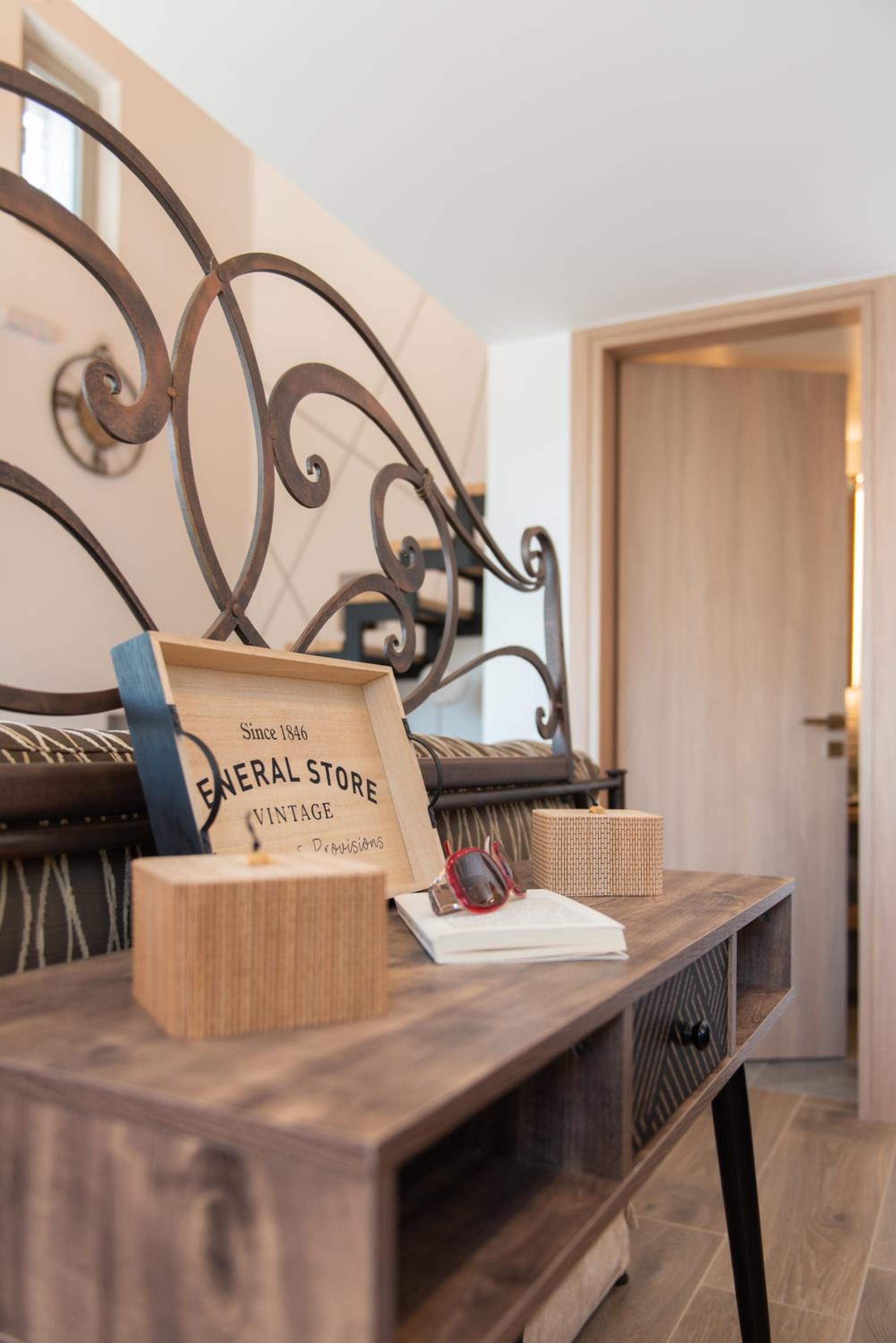 Sunset Coast House - STONE