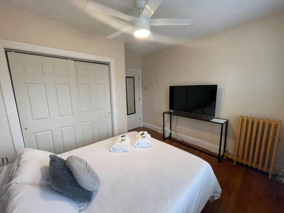 Boston Vacations - Cozy Large House close to TUFTS/Harvard/MIT 4BR - Property Image 5