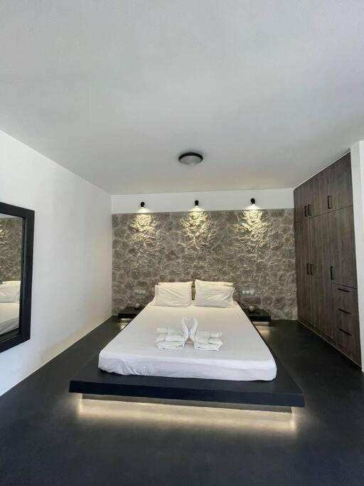 Rock N Sun - Brand New Apartment in Ermioni view 5