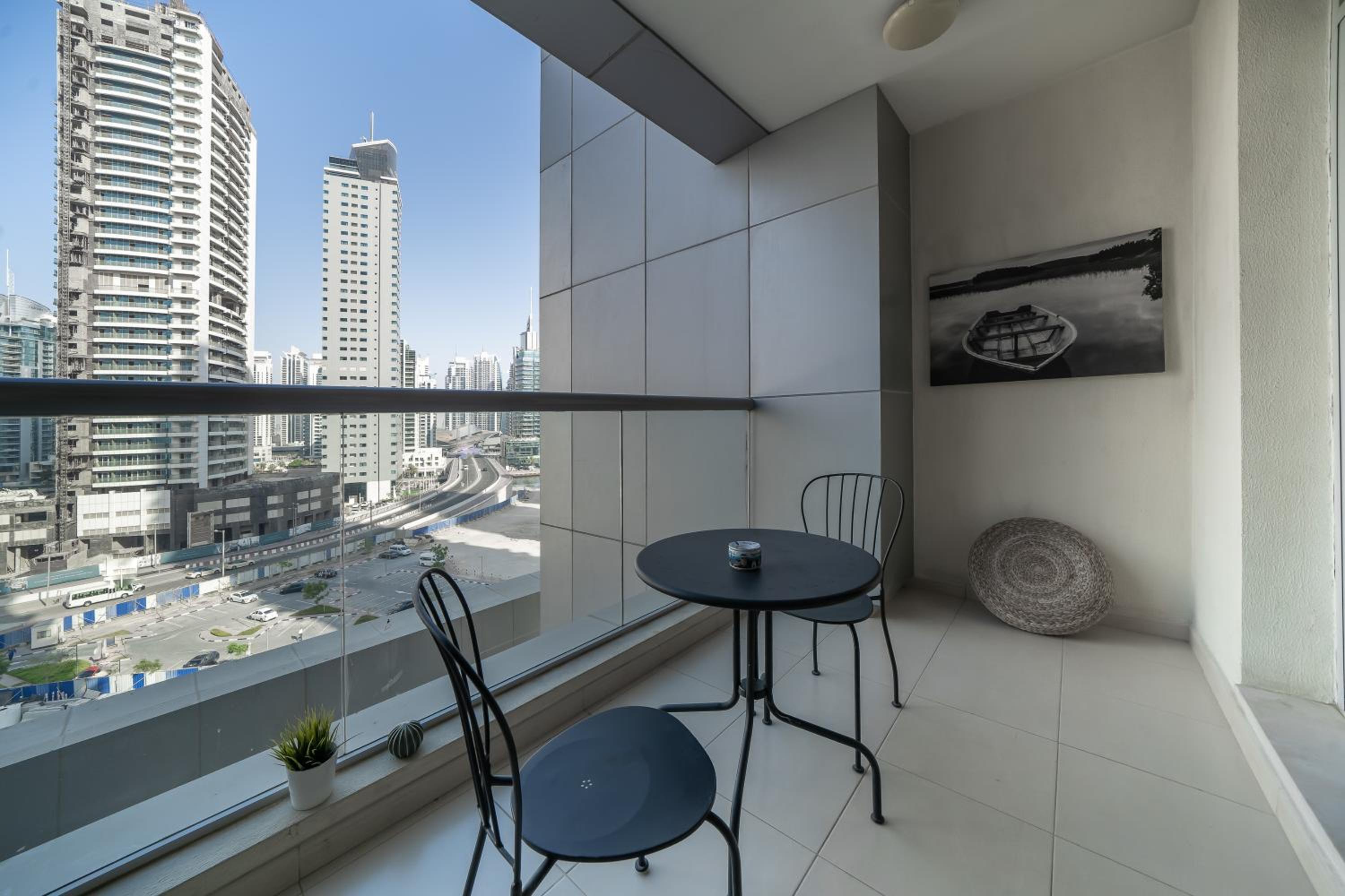 HiGuests - Cute Studio With Balcony, 5-min To The Beach