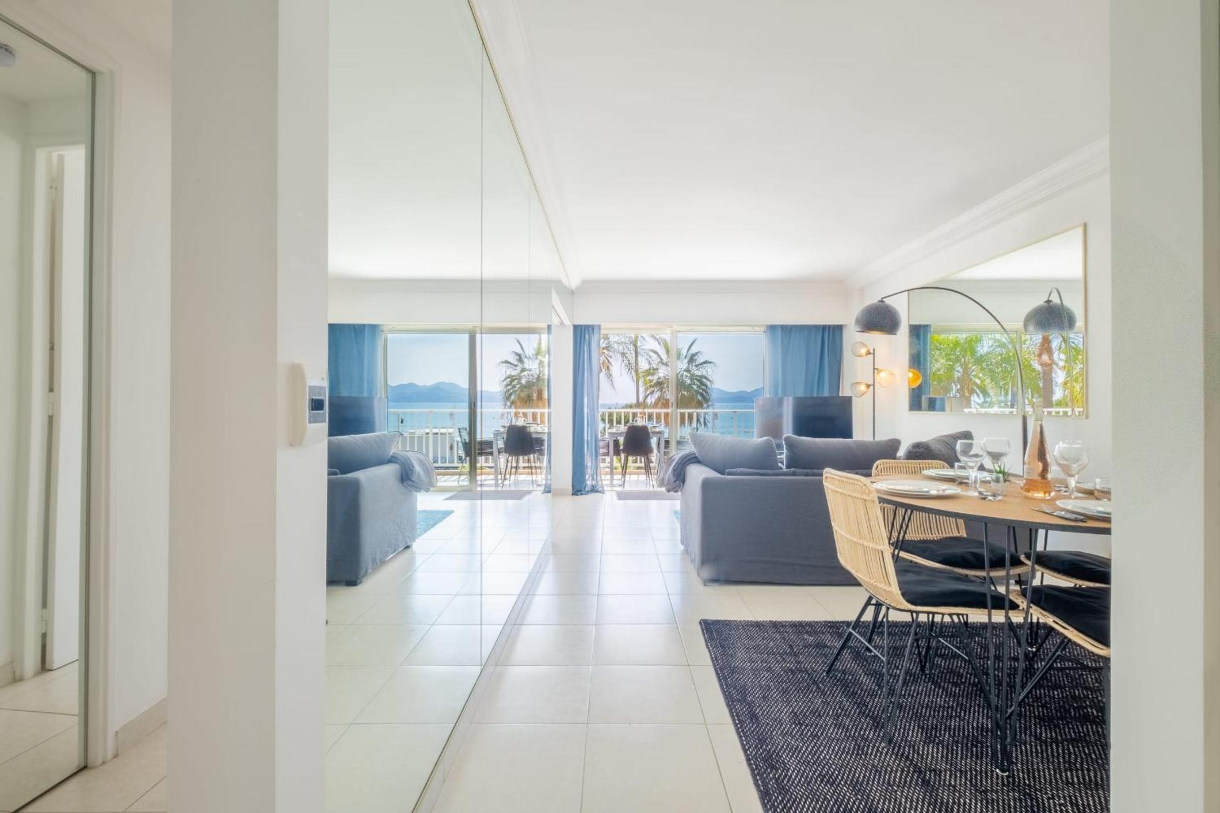 SERRENDY Sea view terrace upscale property photo 5