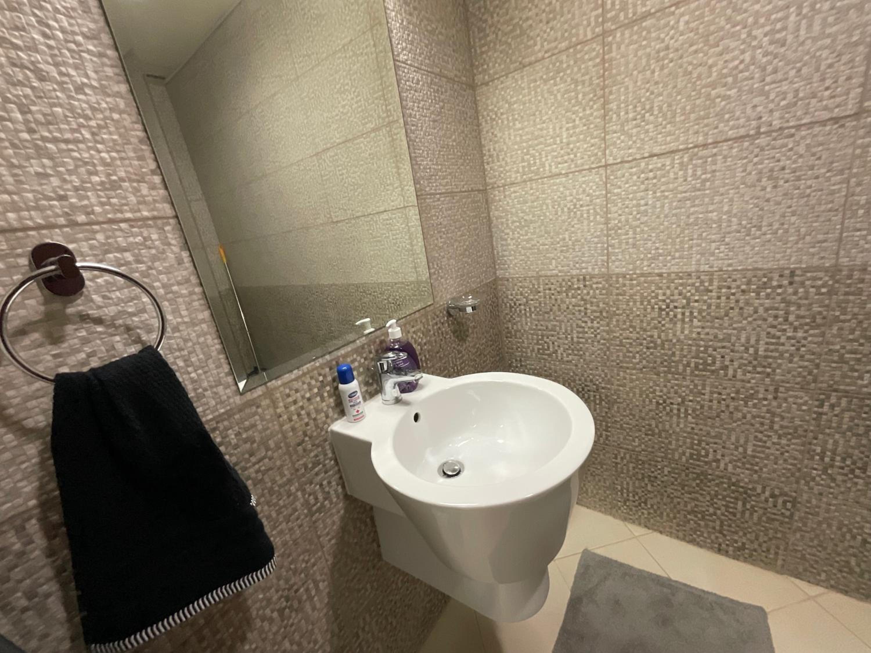 Amazing 1 Bedroom Apartment Next To The Beach