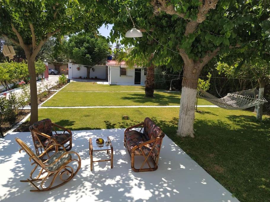 Flora's Garden House - close to Schinias Beach view 2