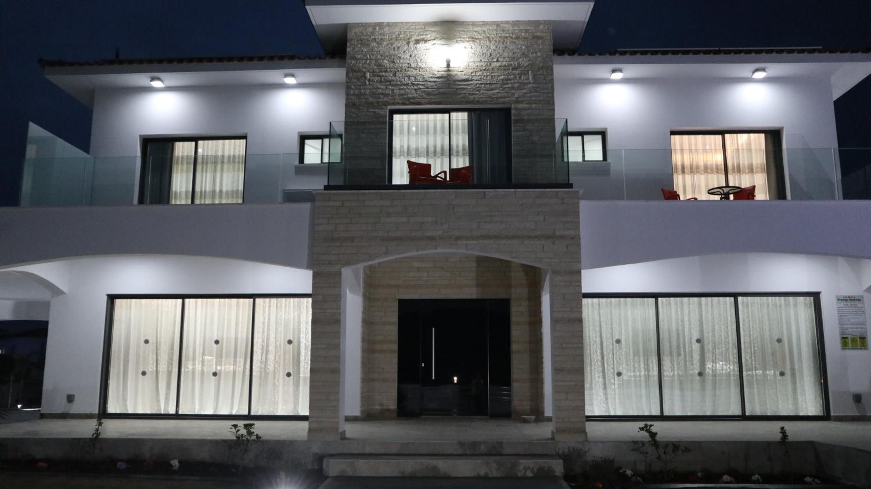 Aretousa Ena by Prestige Bookings view 3