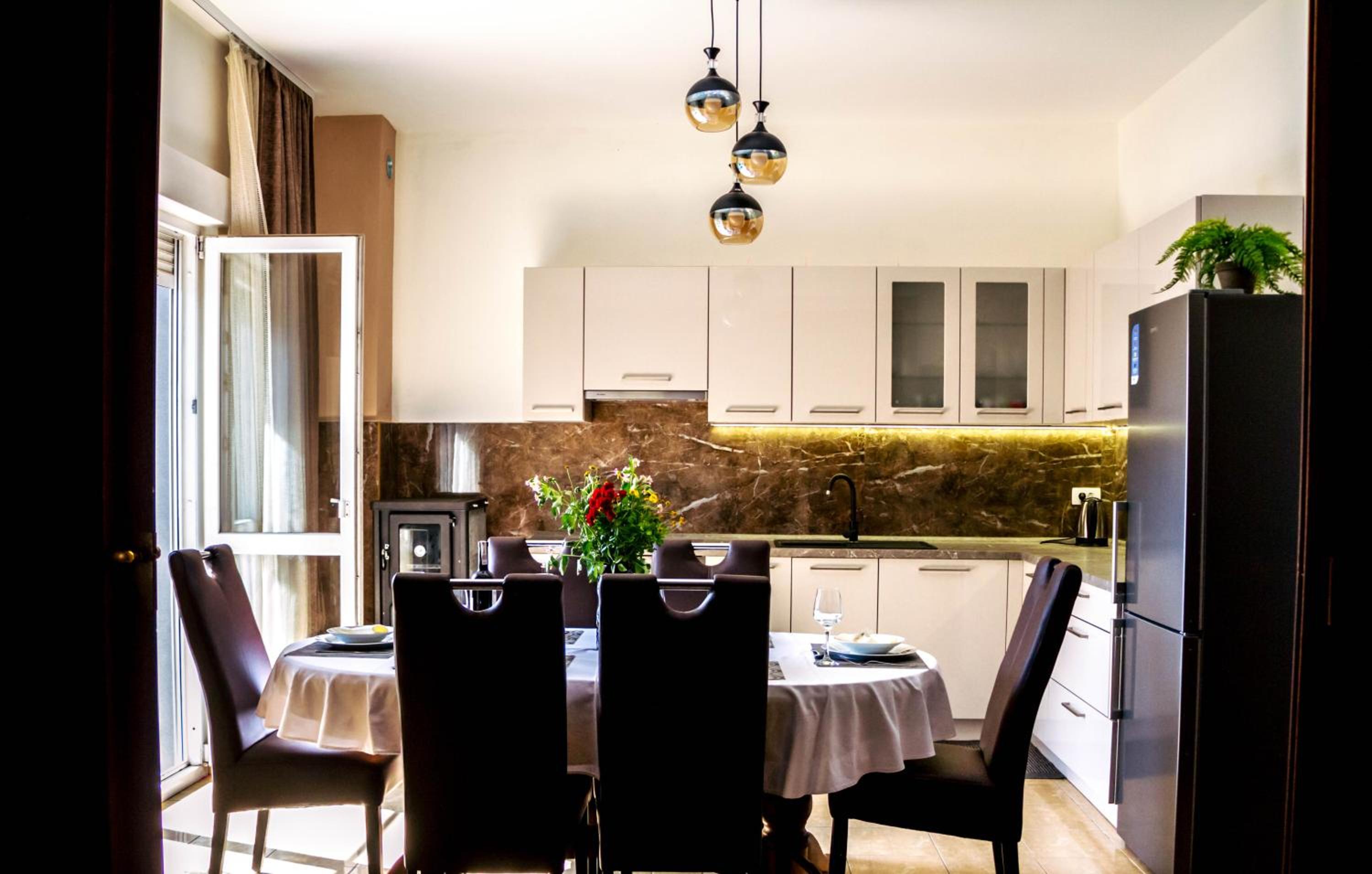 Green Oasis Apartment