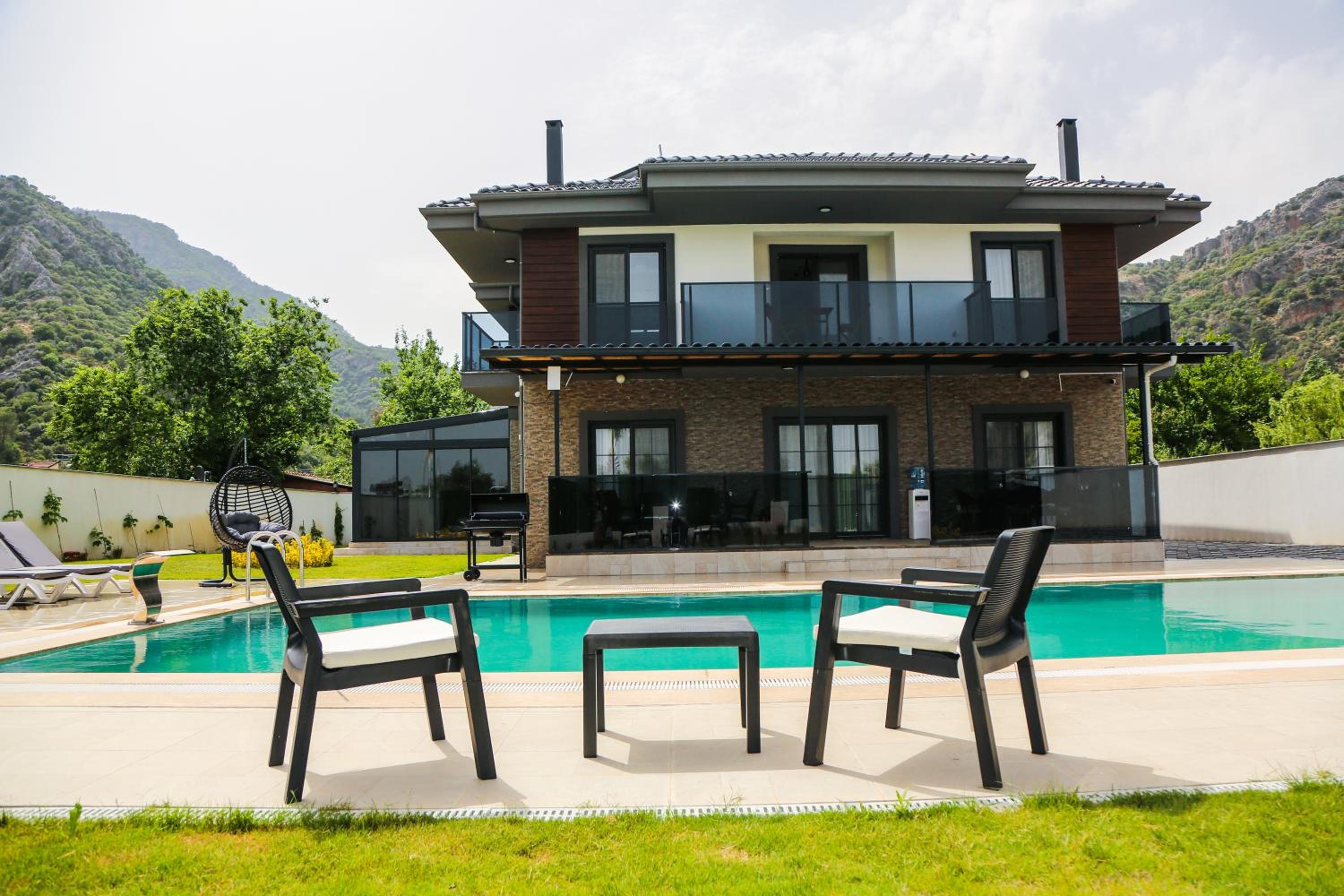VILLA SEMI -privater Außenpool & Innenpool - Whirlpool — photo 5