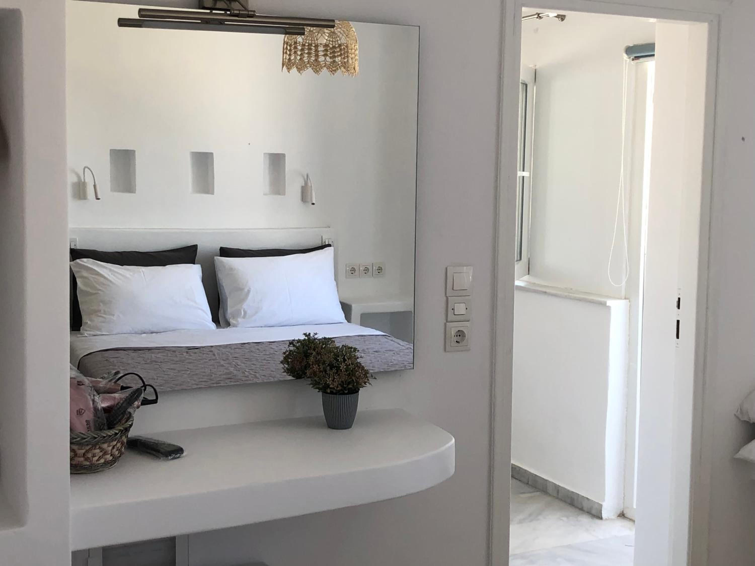 Noe Rooms