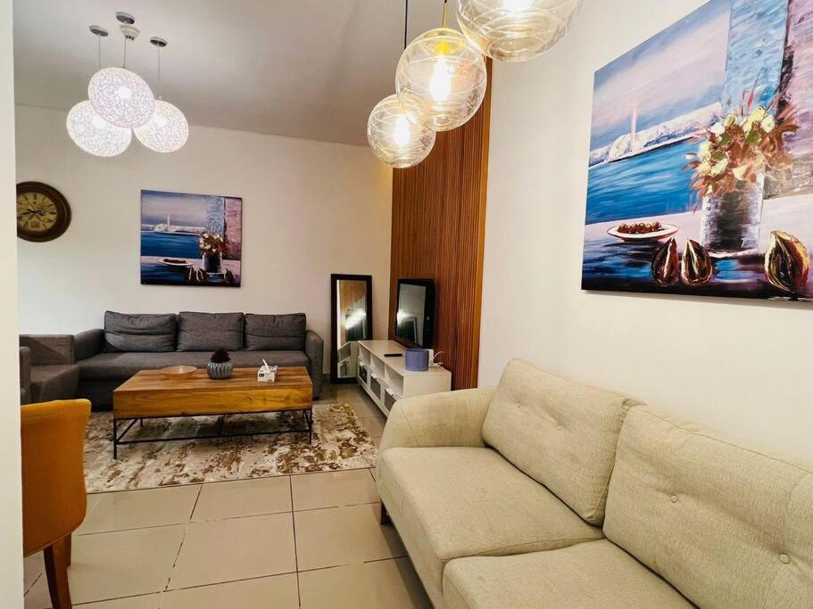 High Floor with city skyline & Burj khalifa view 3 bedroom unit marina