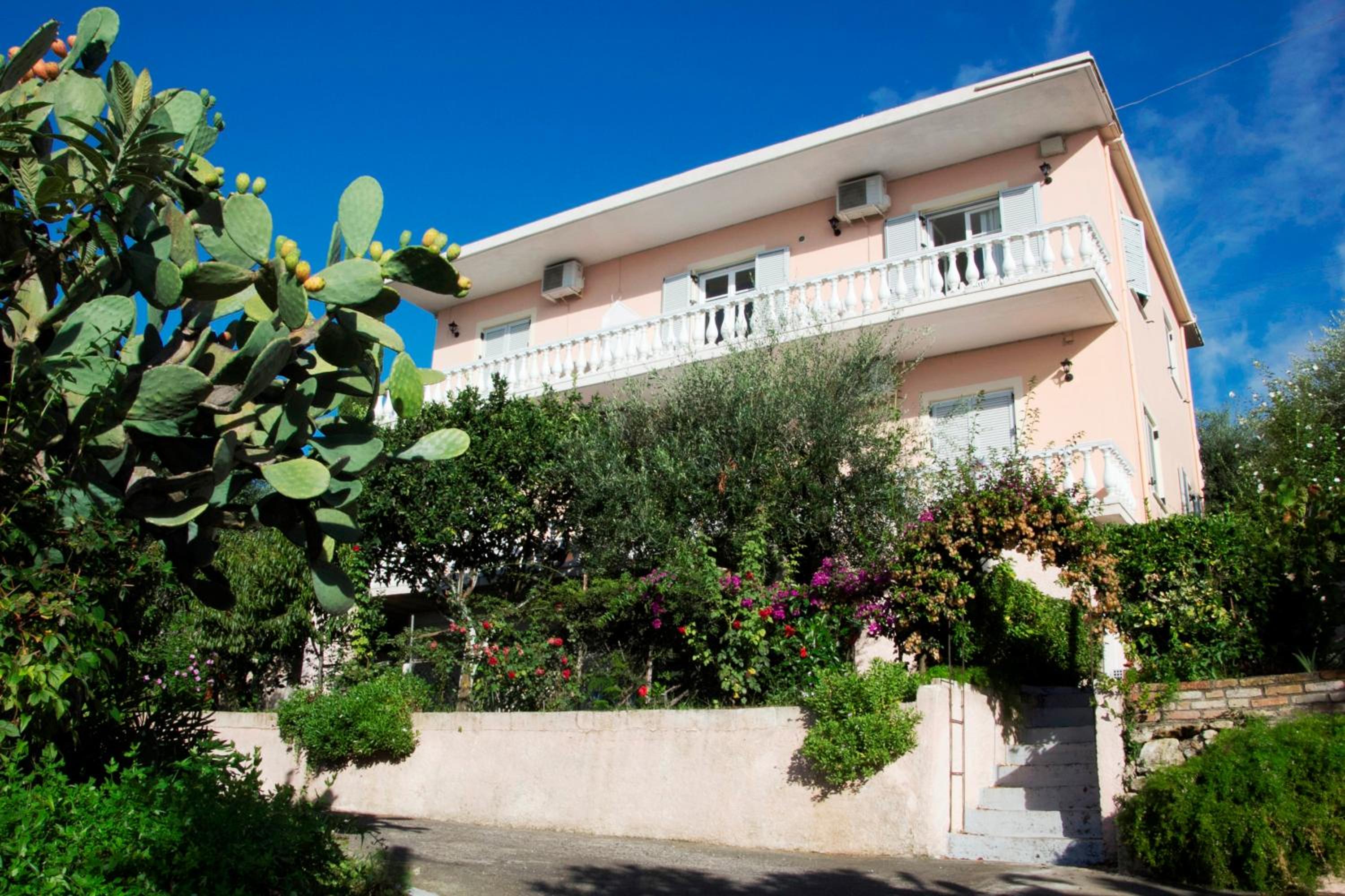 Apostolos & Eleni Family Apartments view 3