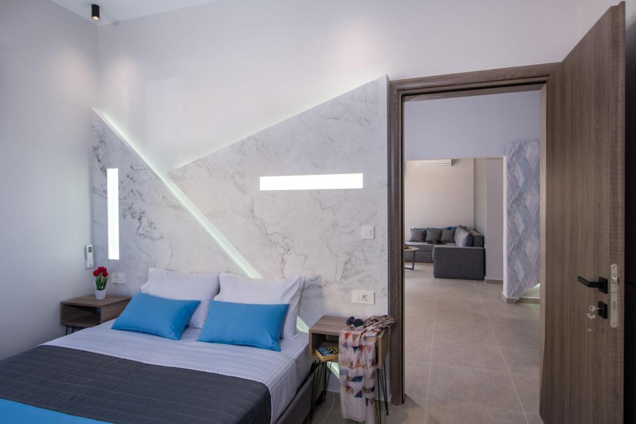 Luxury Villa Eva-Mari with Jacuzzi, 50m from the Beach