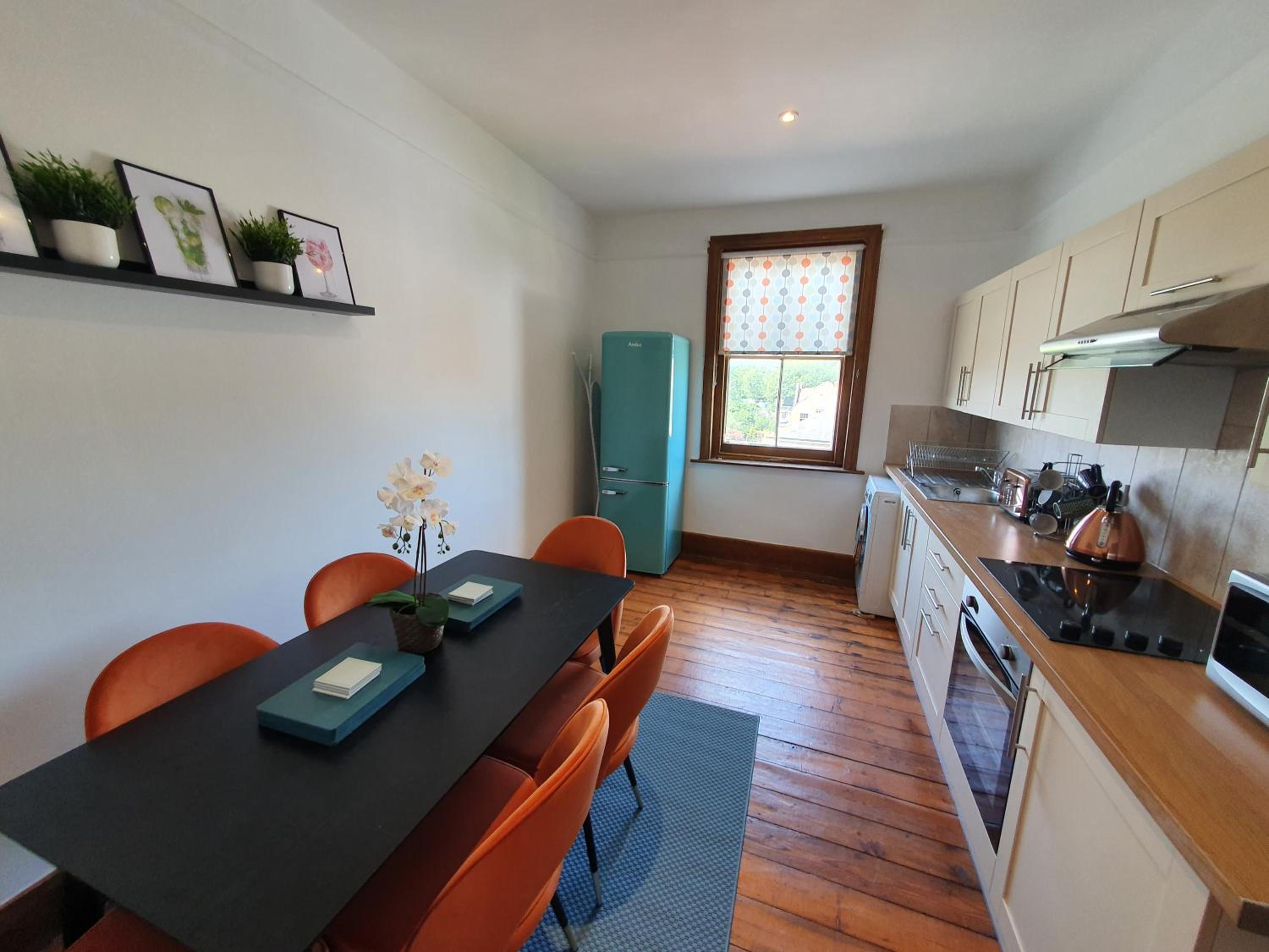 Stylish City Centre Apartment on the Kings Mile