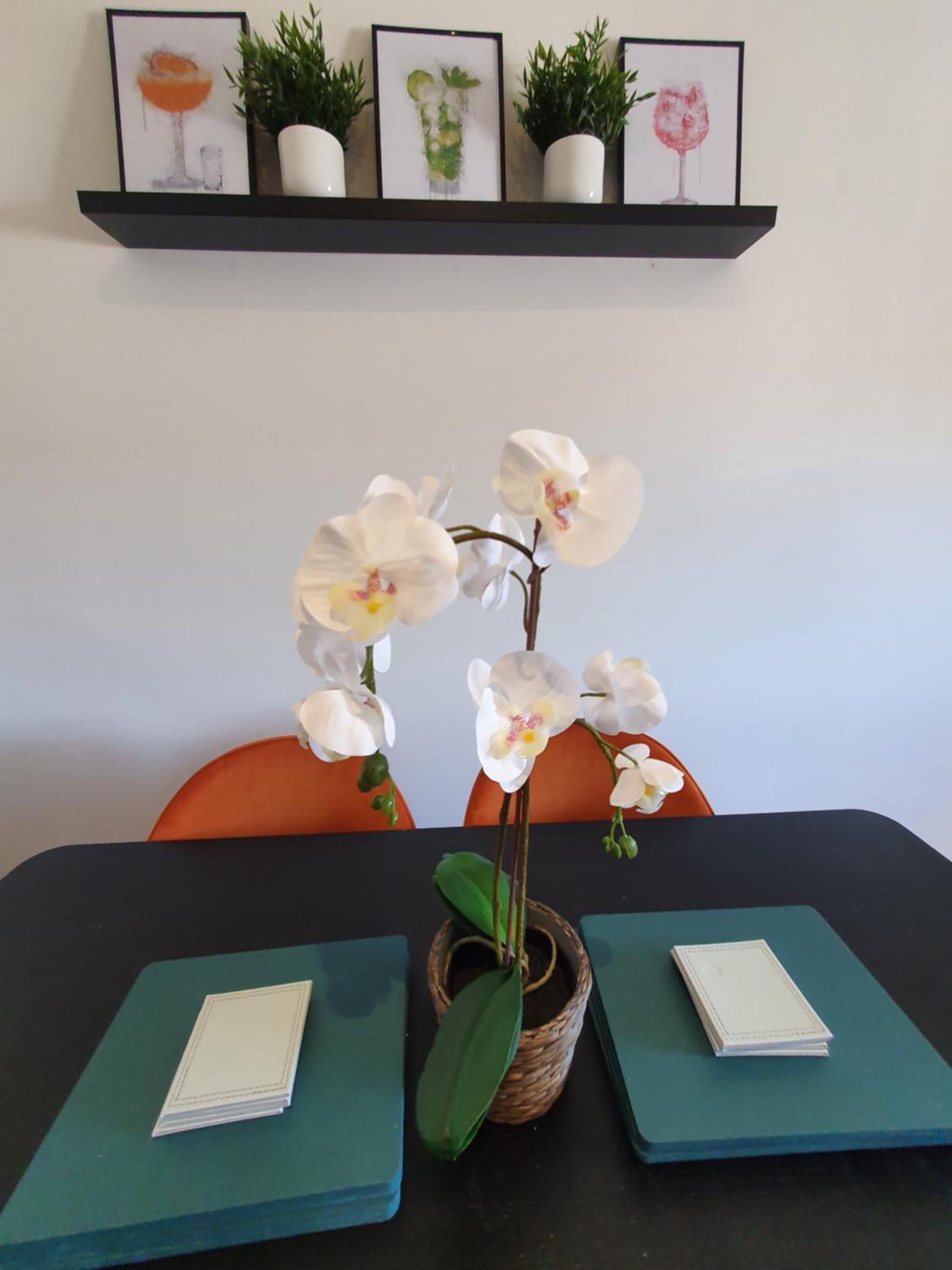 Stylish City Centre Apartment on the Kings Mile