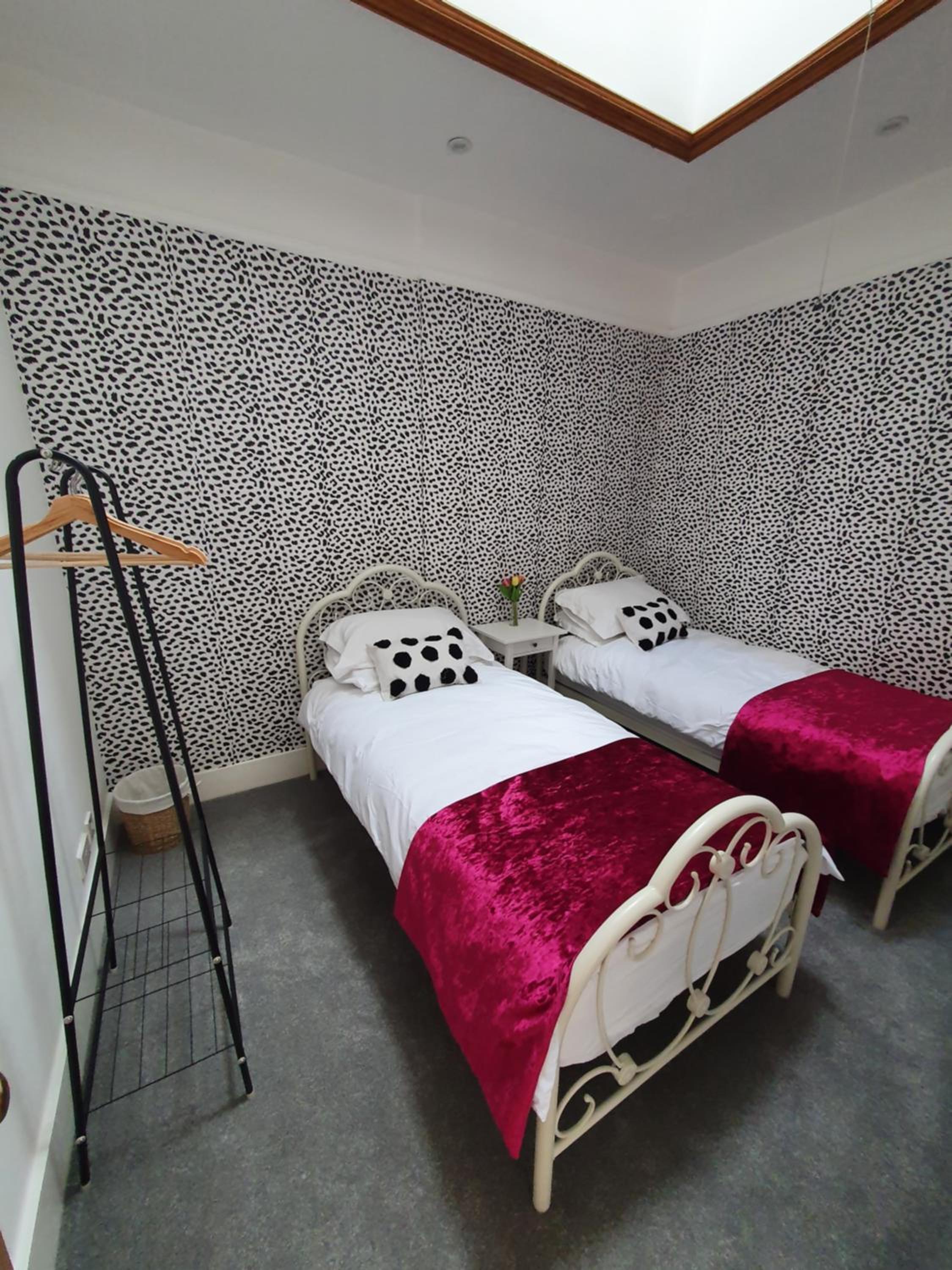 Stylish City Centre Apartment on the Kings Mile