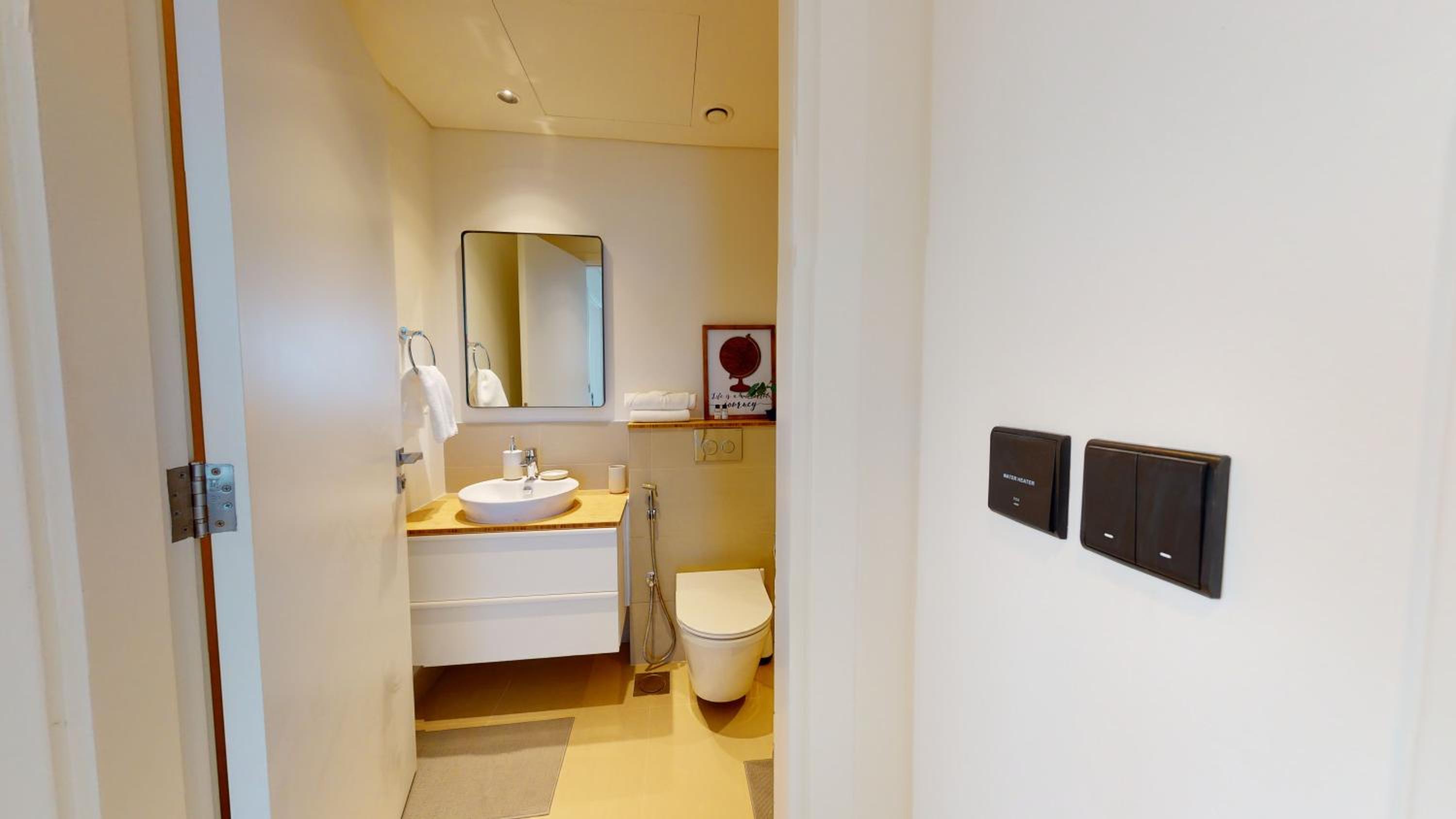 White Sage - High-End apartment With Burj Khalifa Glimpse
