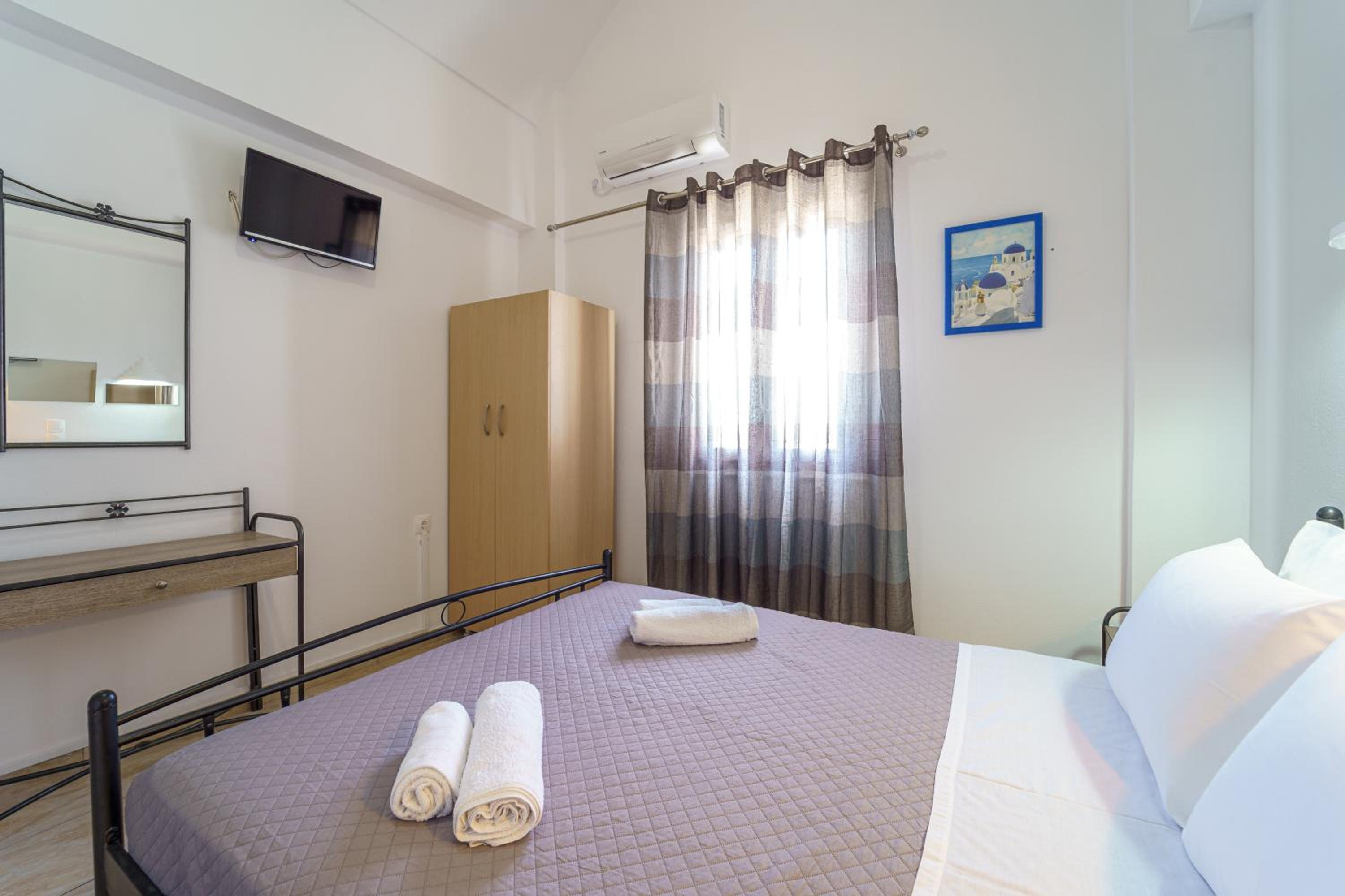 Marousi Rooms