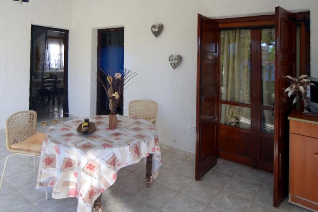 Flora's Garden House - close to Schinias Beach view 3