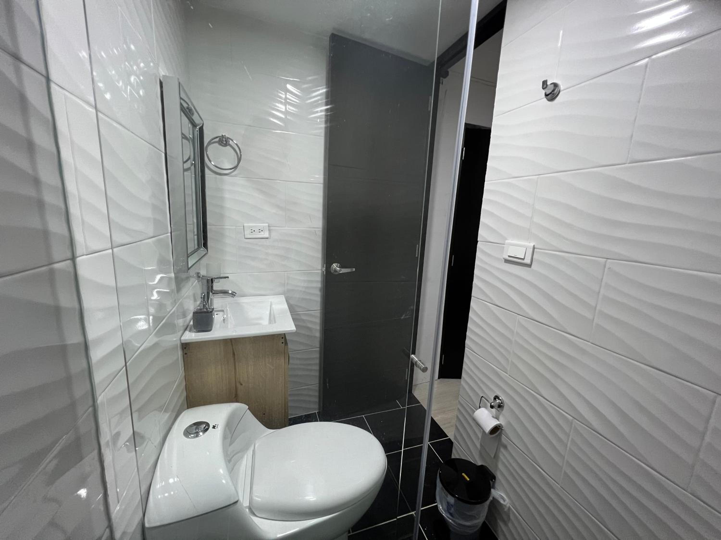 HABITACION AMOBLADA SECTOR LAURELES-ESTADIO #1 Madrid