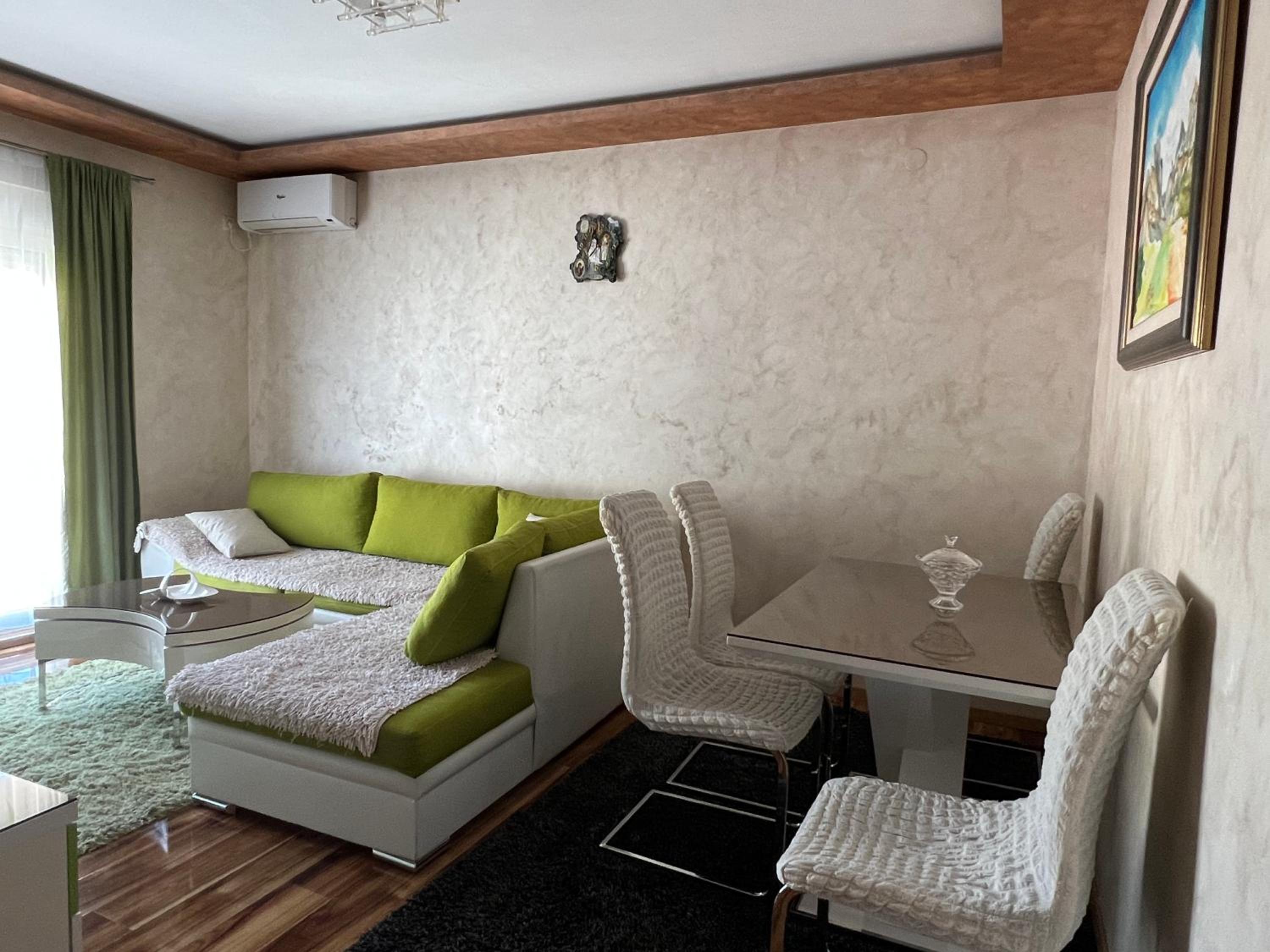 Apartments Zevs 2 view 4