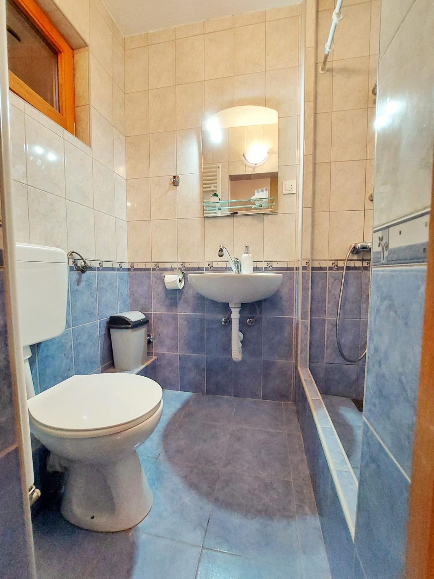 Photo 34