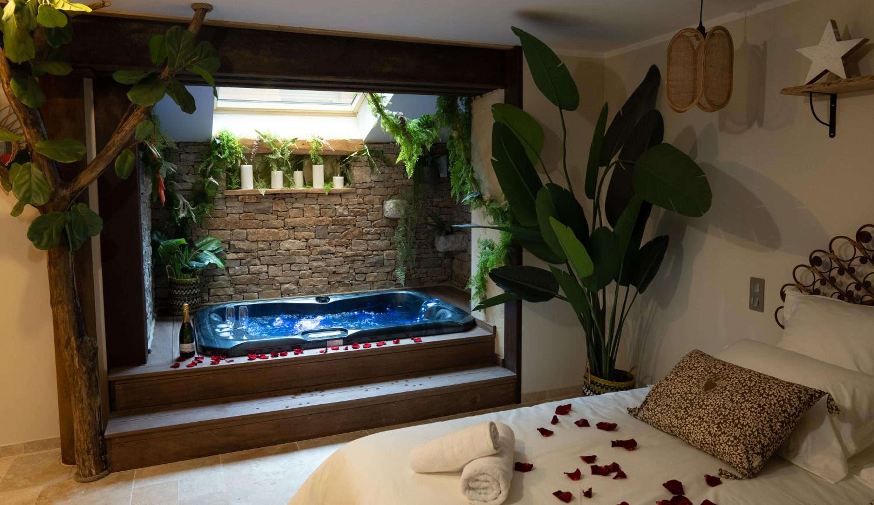 Hotel Hebergement Insolite Avec Jacuzzi Privatif Millau