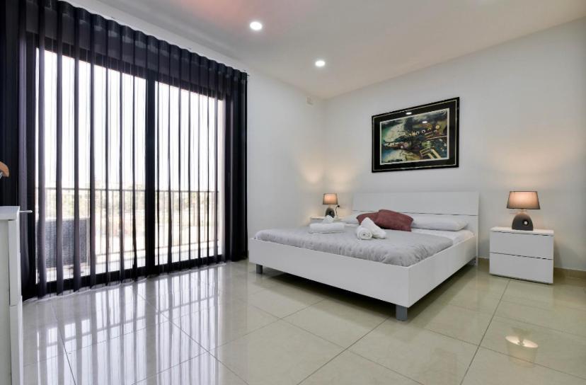 Sea view apartment photo 3