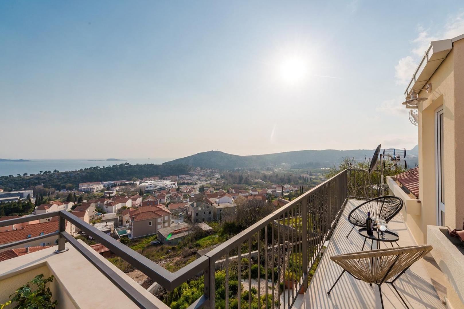 Apartment Divine with sea view