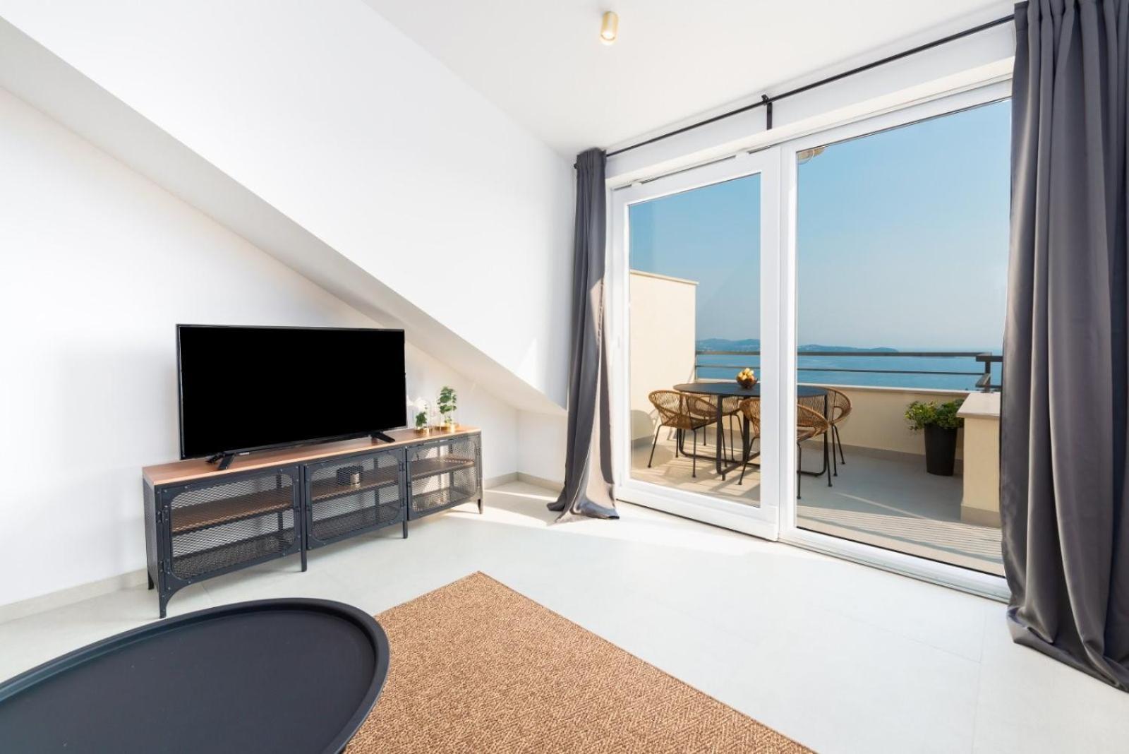 Apartment Divine with sea view