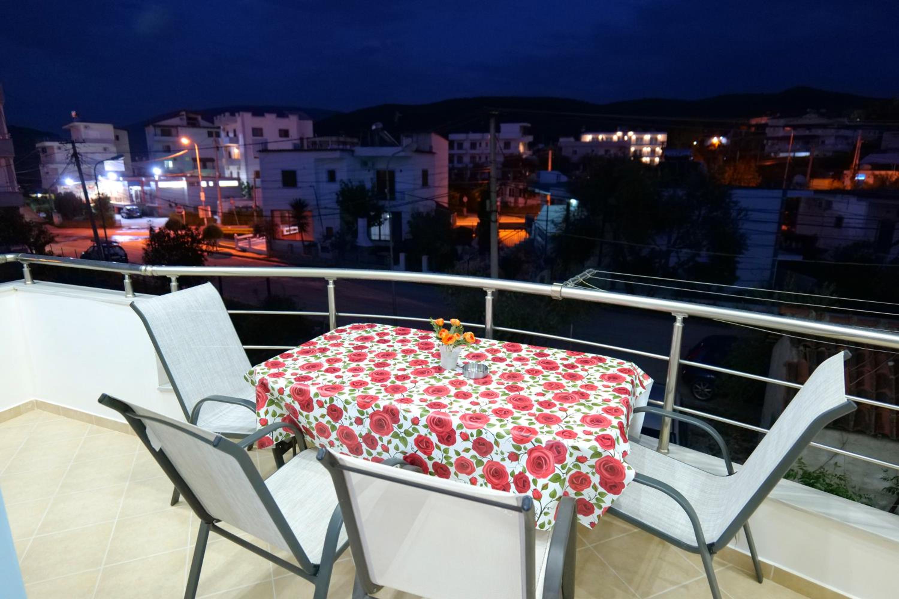 Kristal Apartments