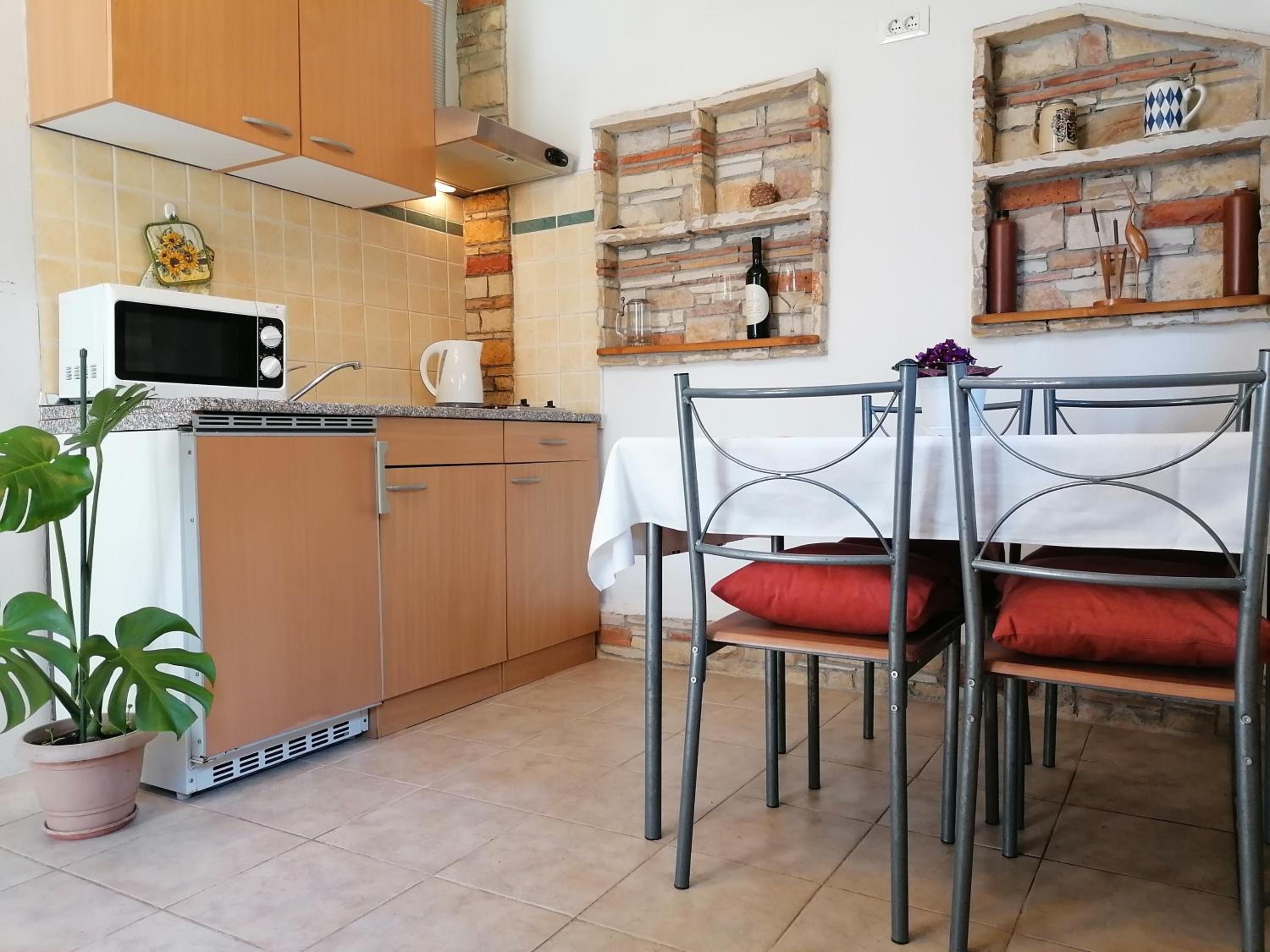 Nice Apartment Montepozzo with Private Garden