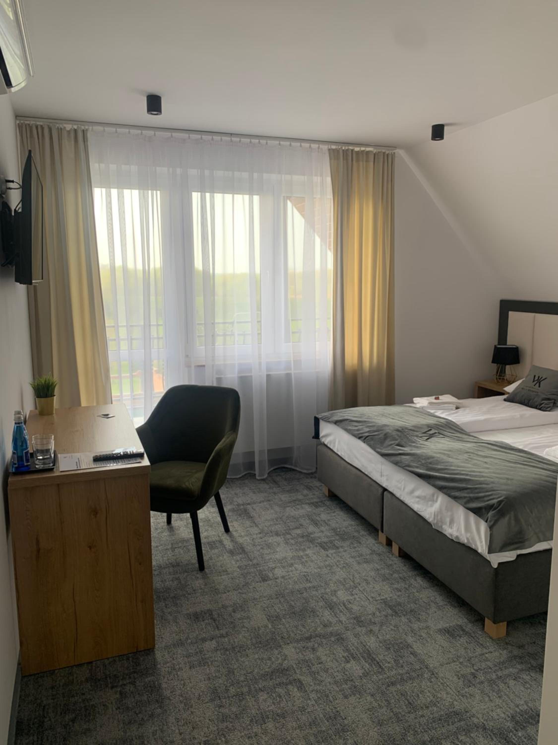 Photo 18