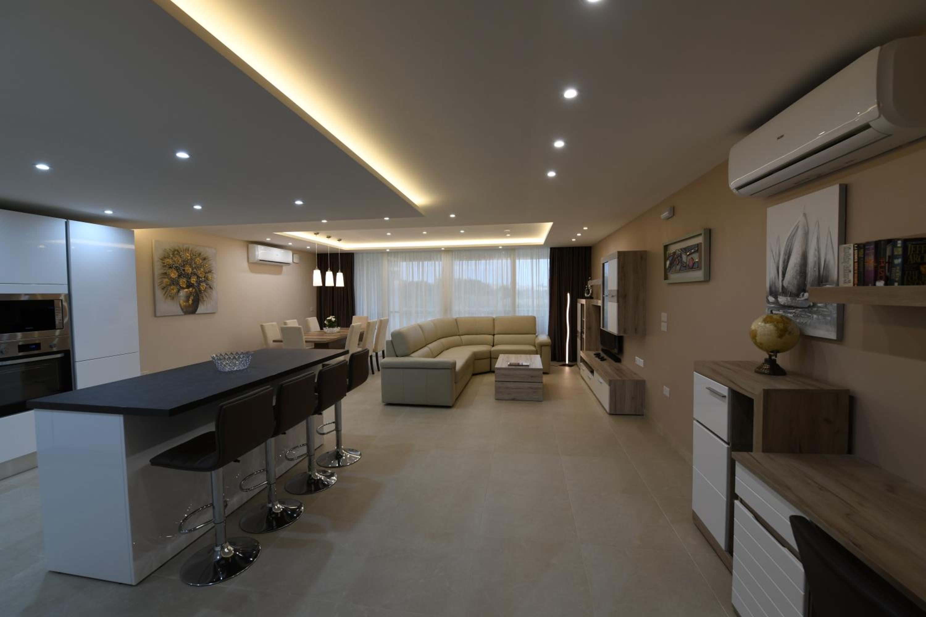 Wileg 4B Luxury Two Bedroom Apartment with Shared Swimming Pool. photo 2
