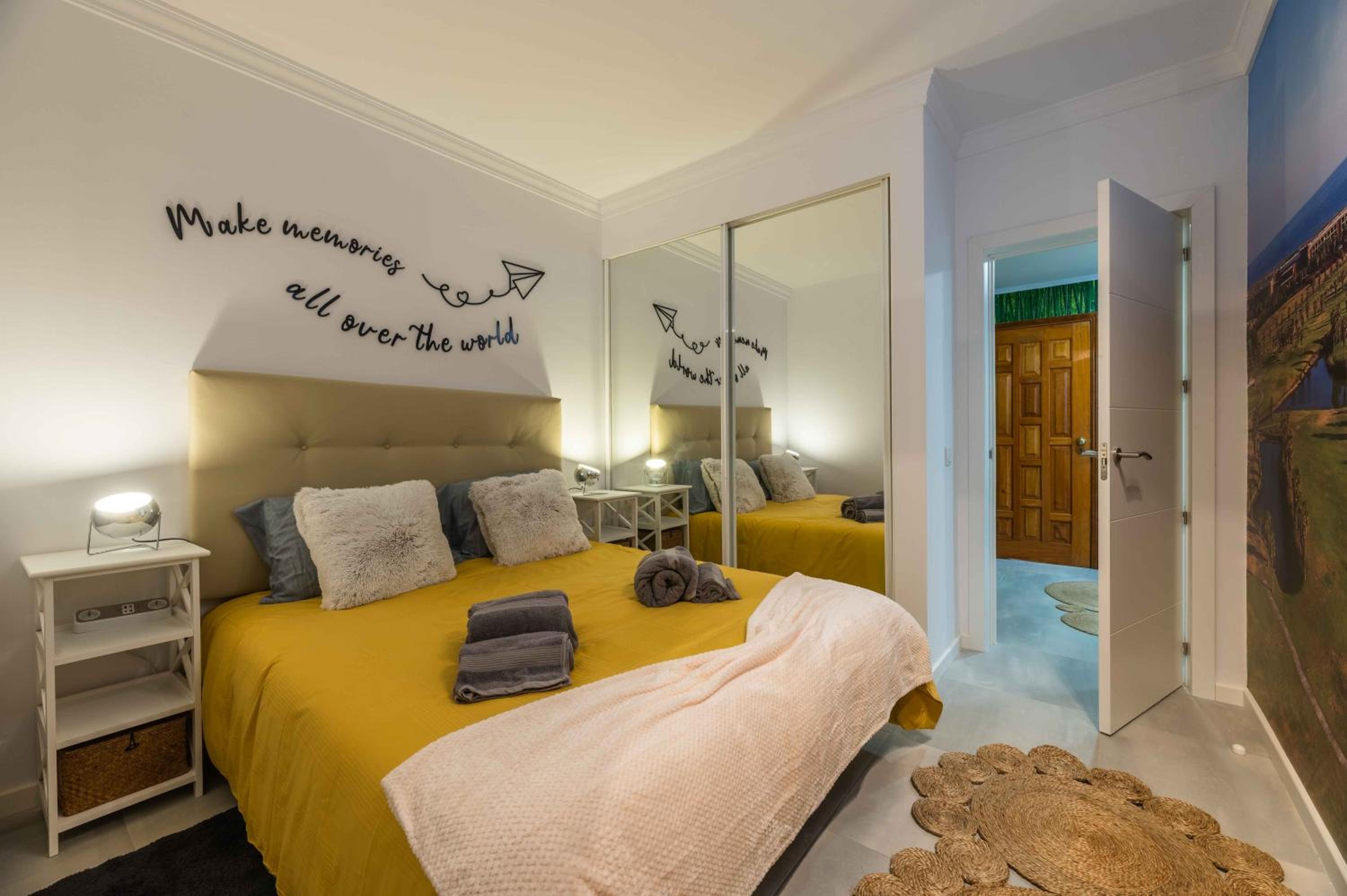 Salgados 2-Bedroom Apartment - 900m from the Beach - Wifi