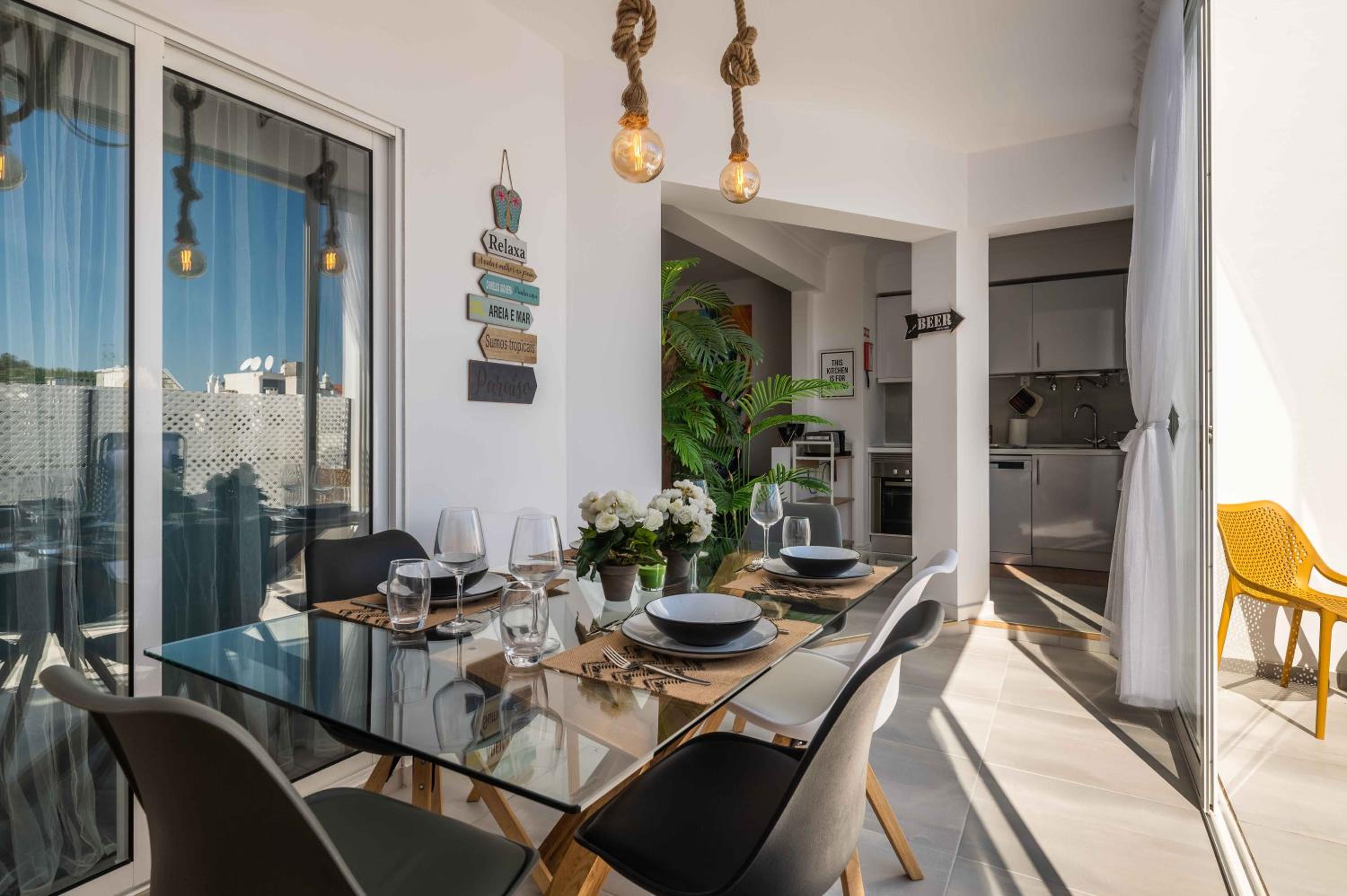 Salgados 2-Bedroom Apartment - 900m from the Beach - Wifi