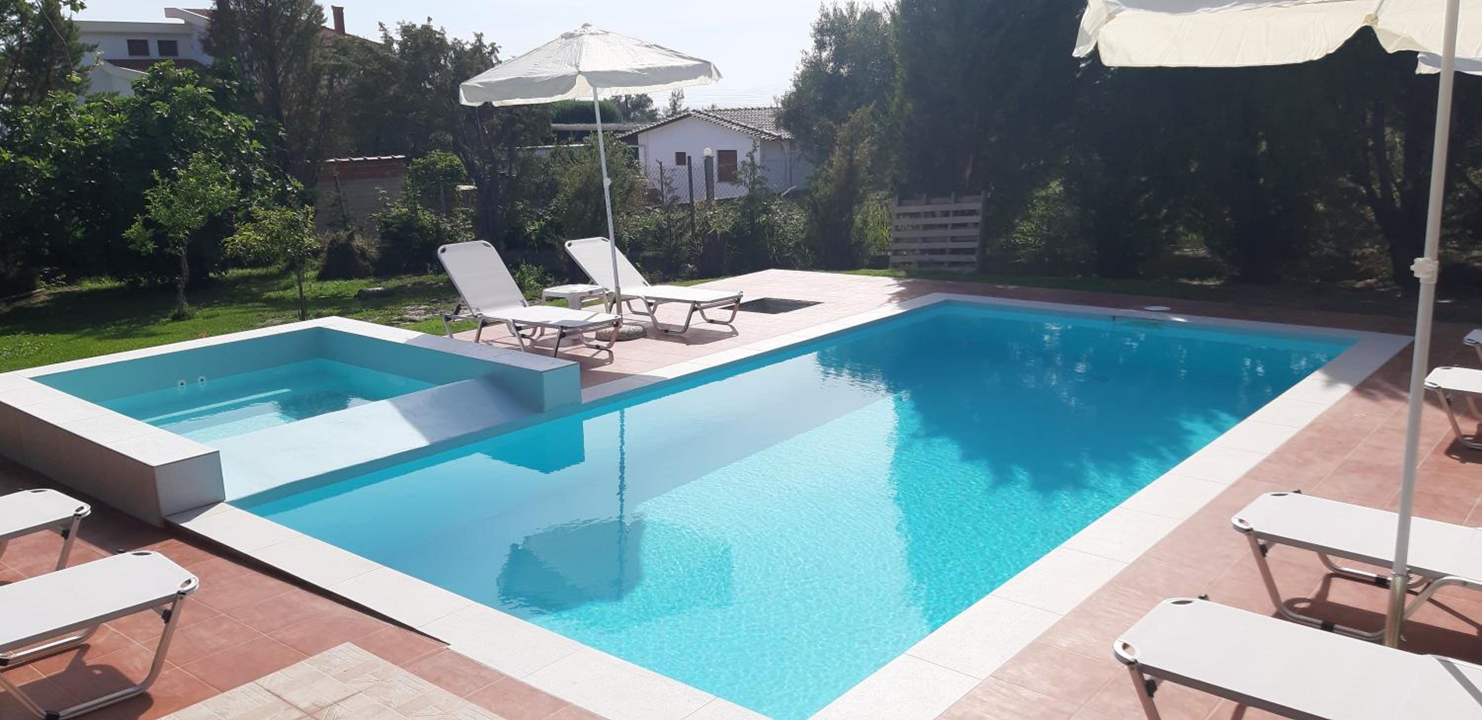 Maria Lemoni Swimming Pool Apartment view 3