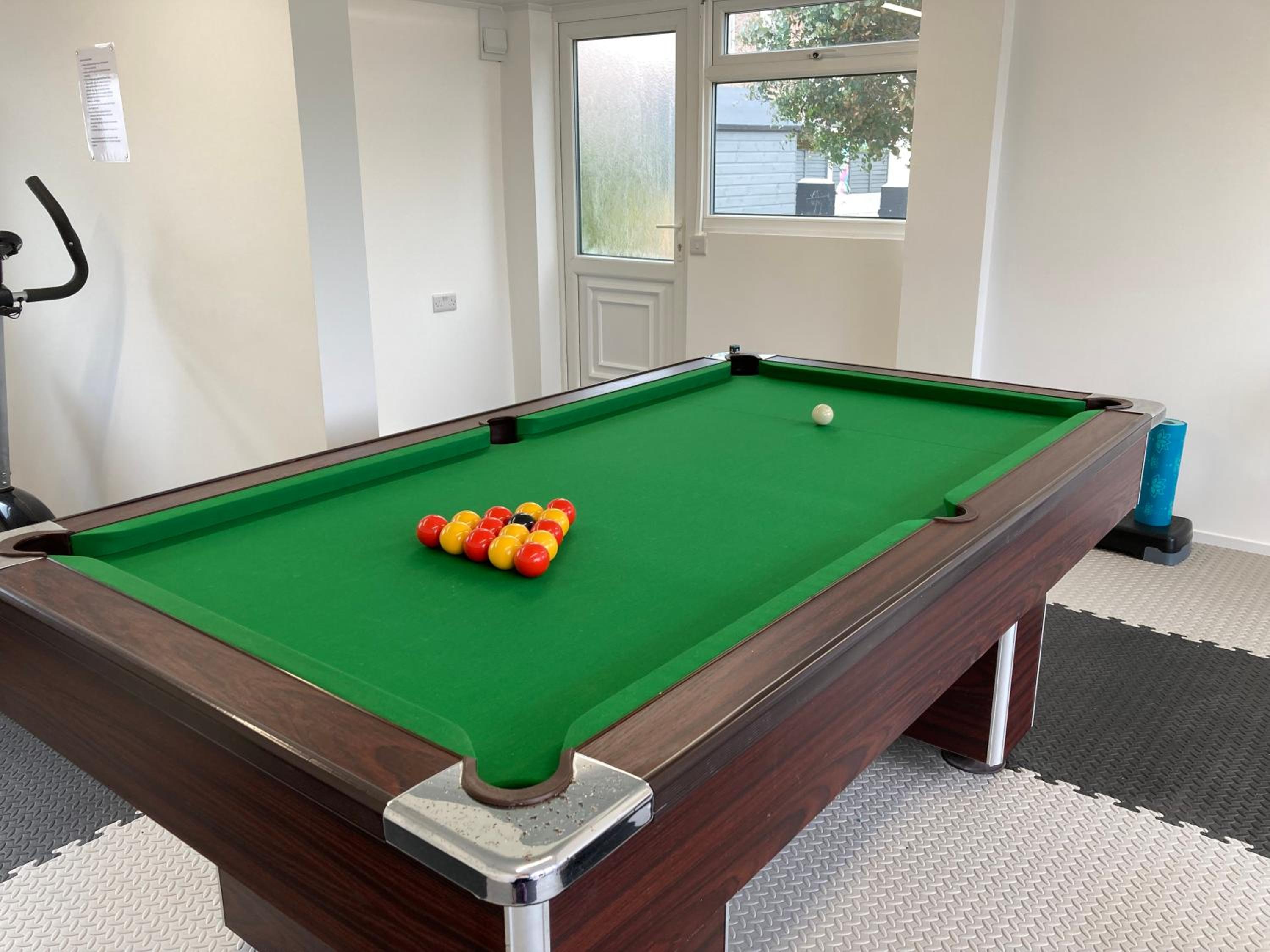 Hotel 17 Cheerful 2 Bed Bungalow, Hot Tub/gym/pool Table