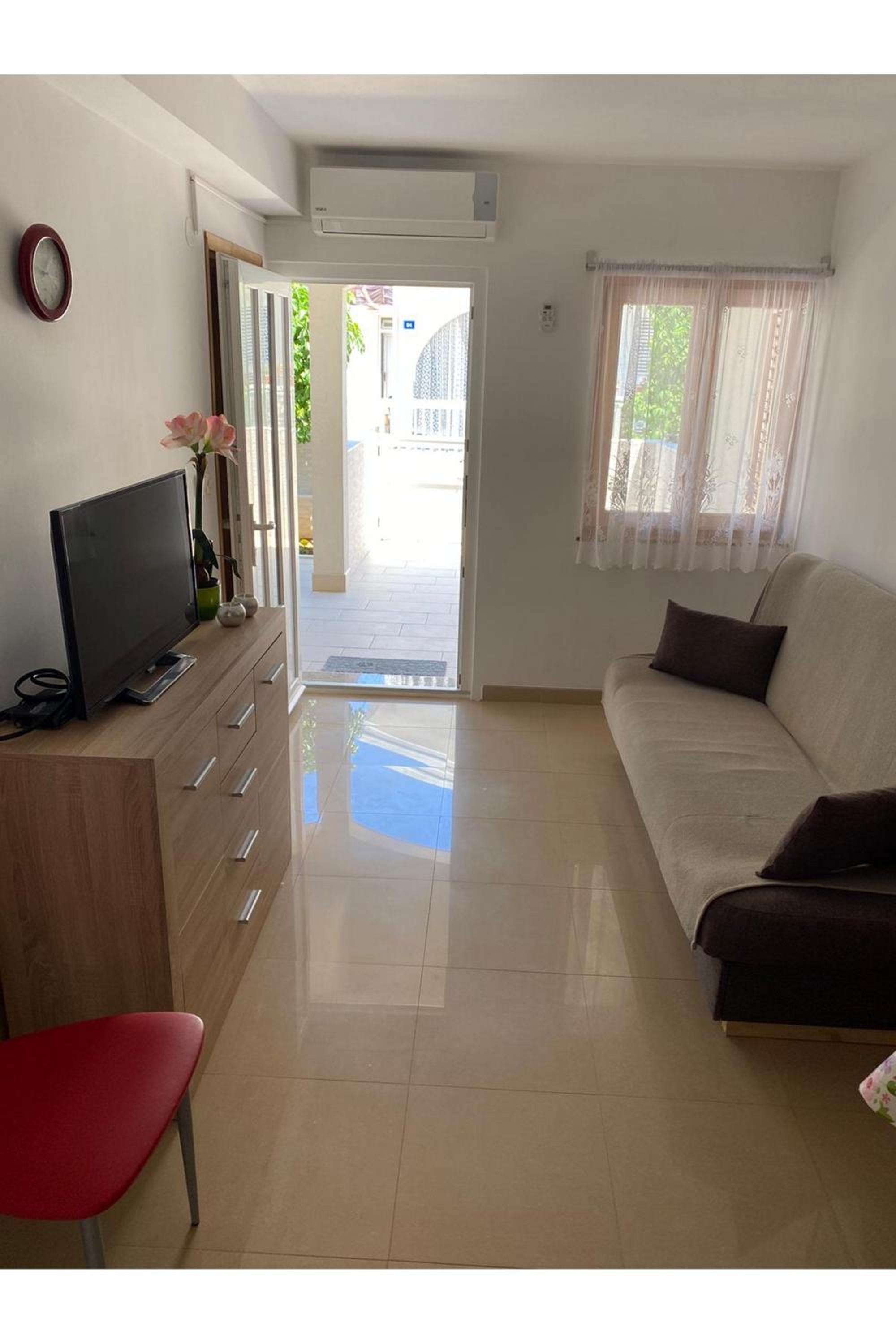 Apartment Nuka - One Bedroom Apartment with Terrace view 3