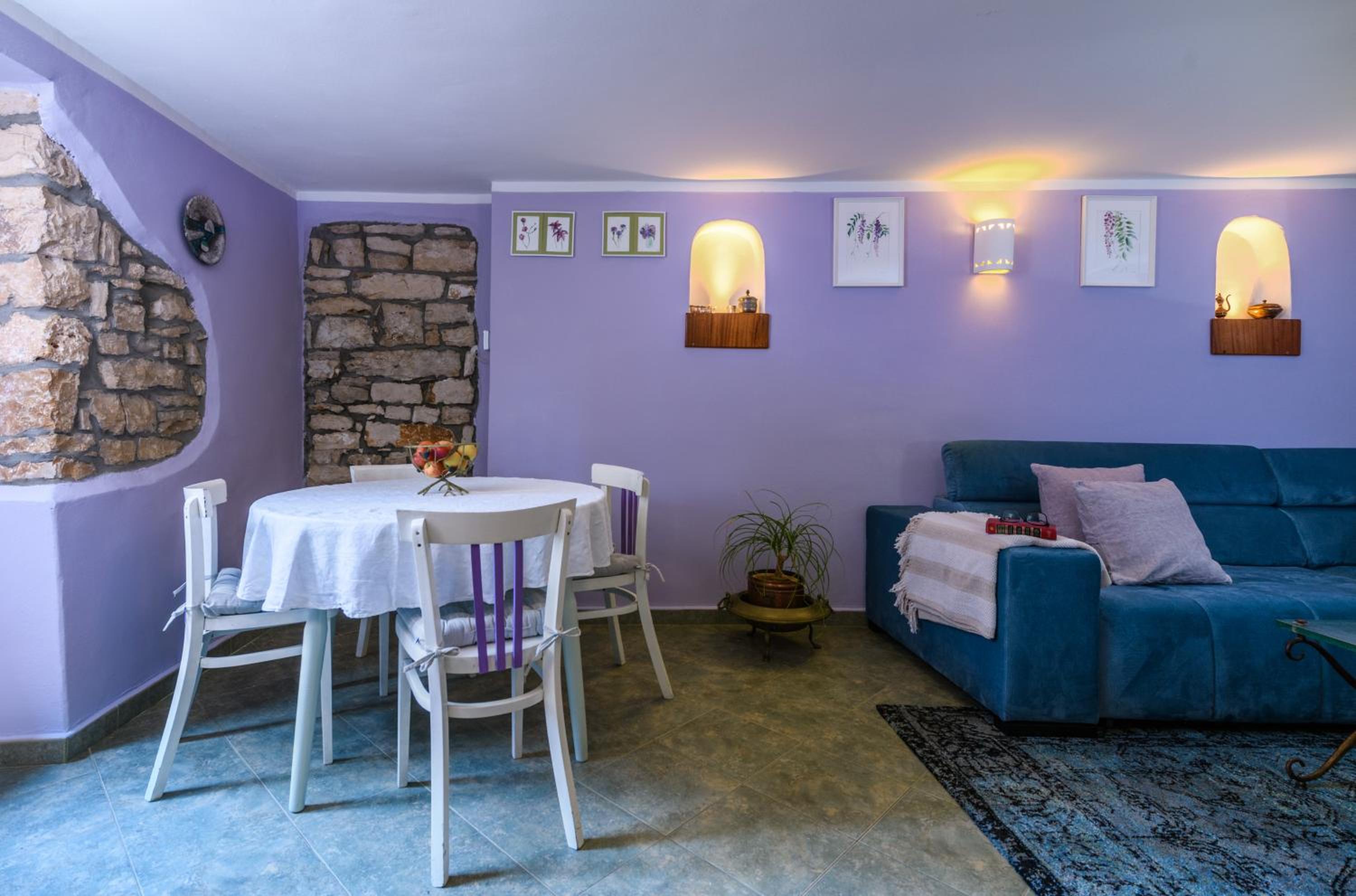 Rural home Oriana view 5