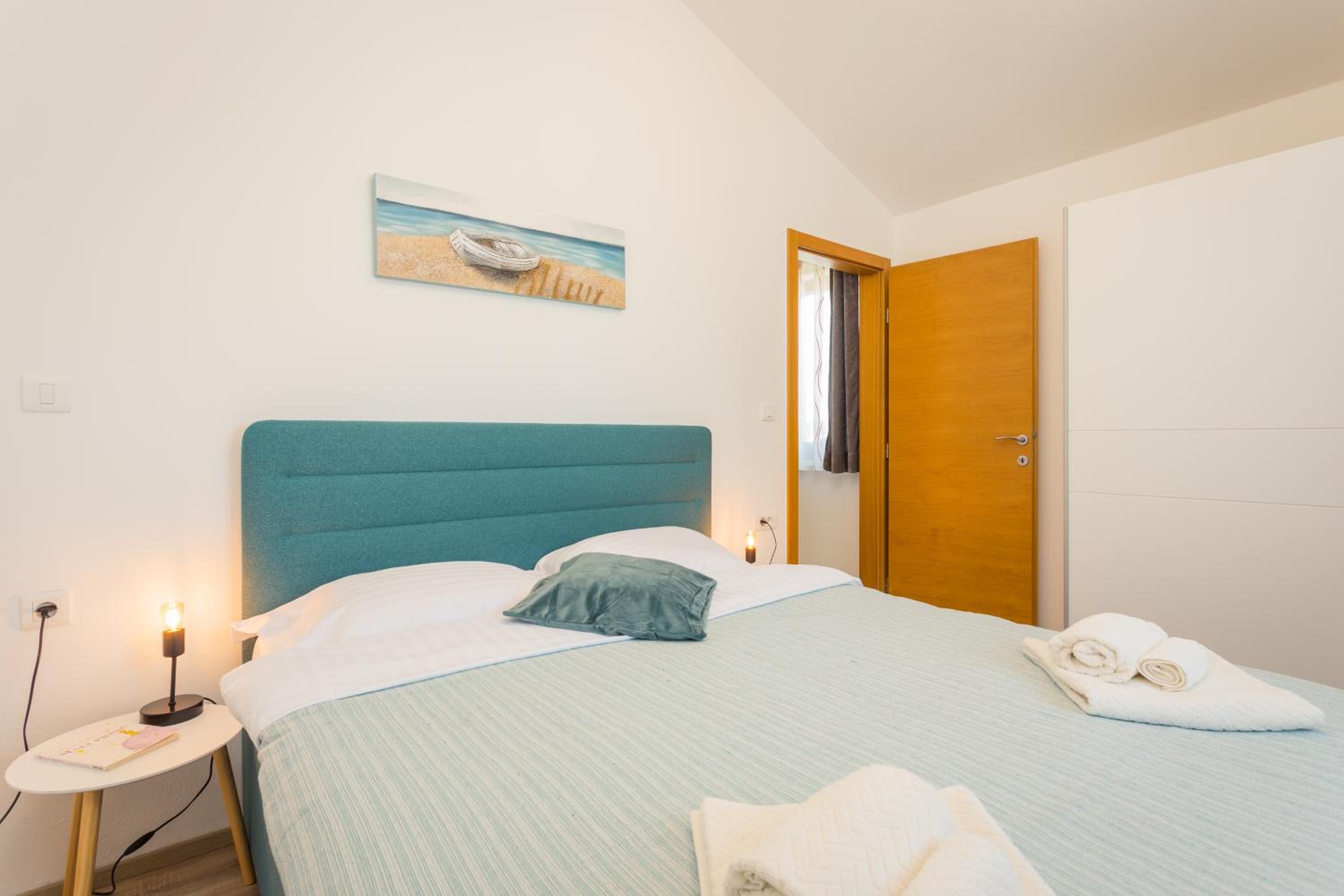 D&D, new city apartment with parking view 2