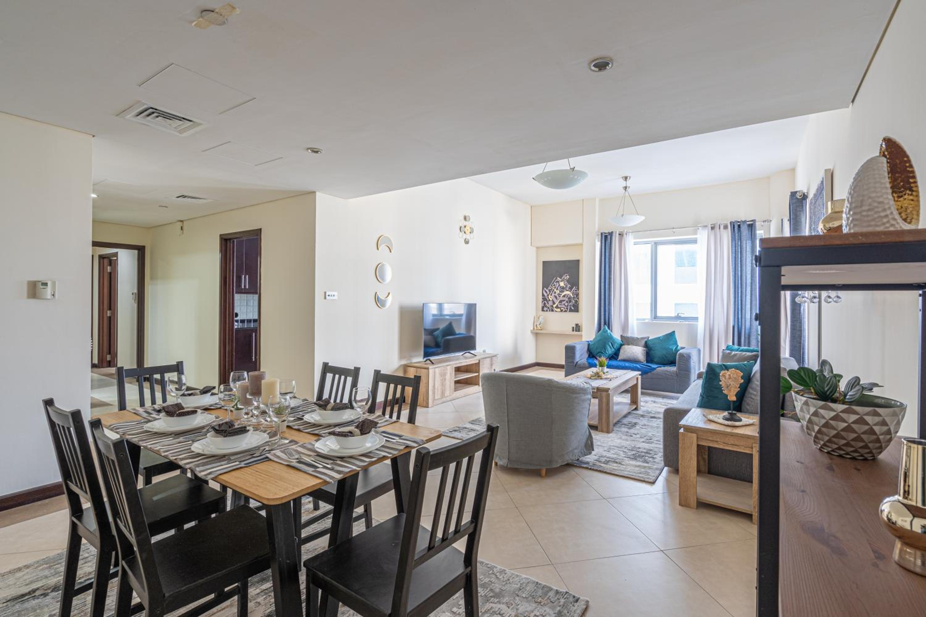 HiGuests - Large Apt in the Heart of Deira Near Clocktower