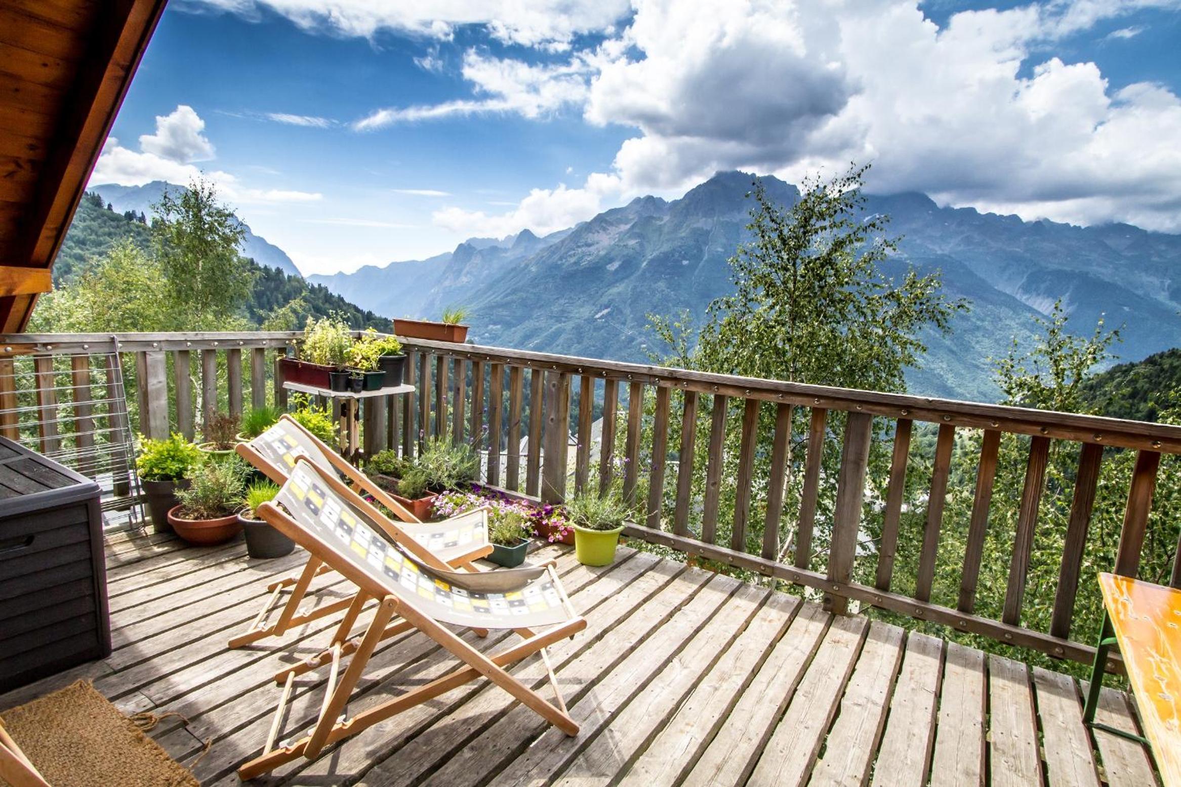 Chalet Beyond - Gelinotte view 4