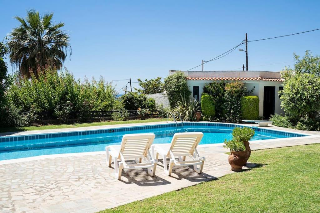 Sandals Pool Villa - Saronida Beach